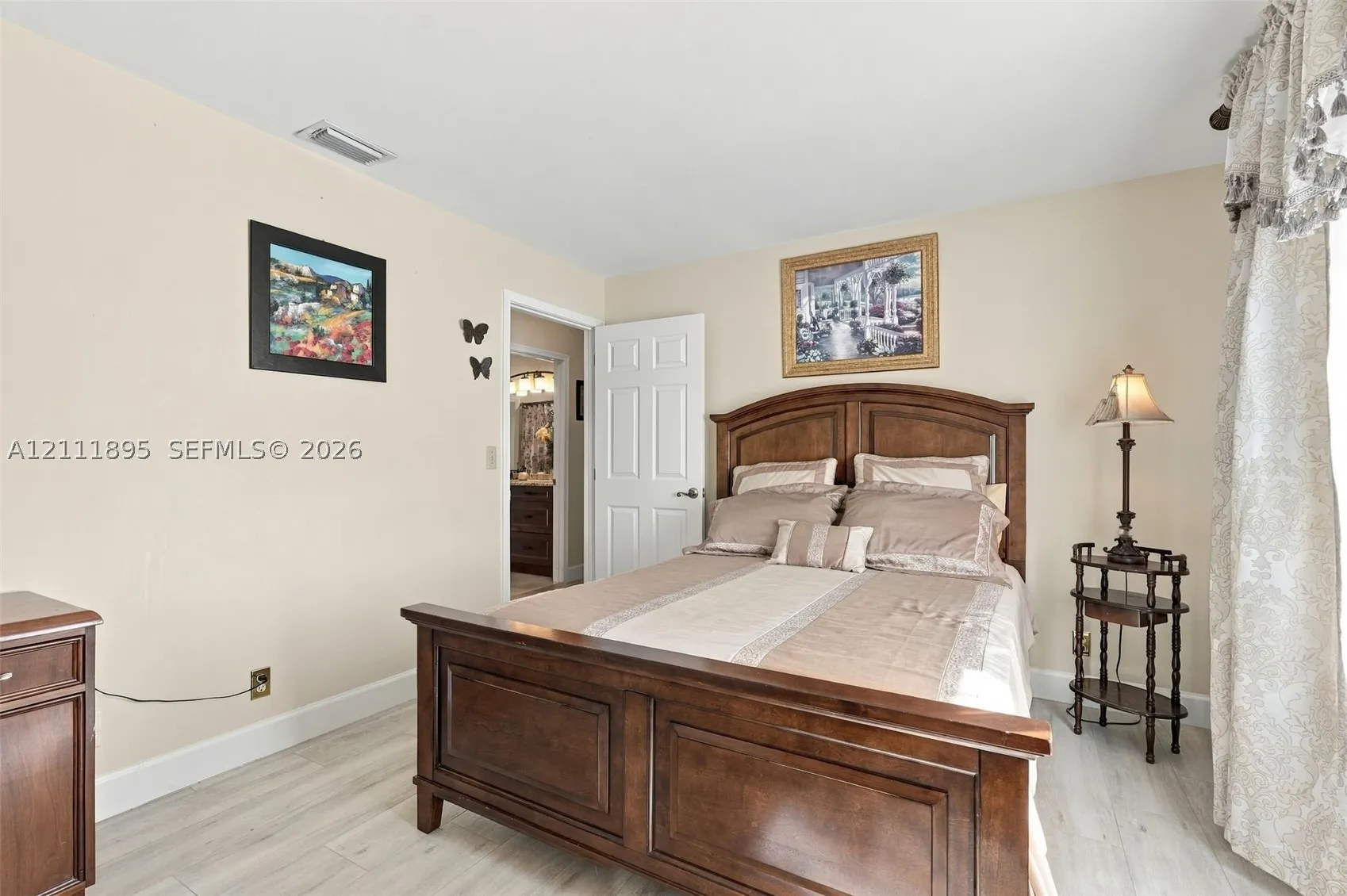 5792 Sun Pointe Cir