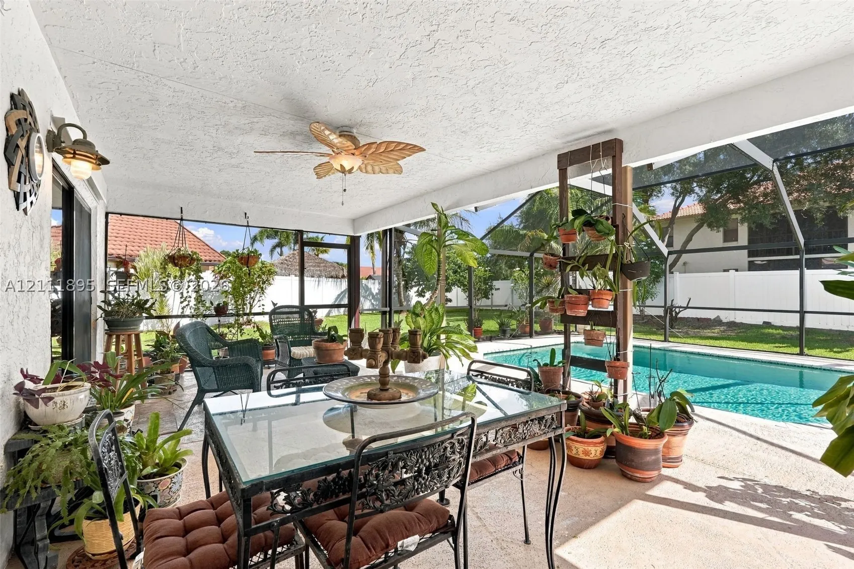 5792 Sun Pointe Cir
