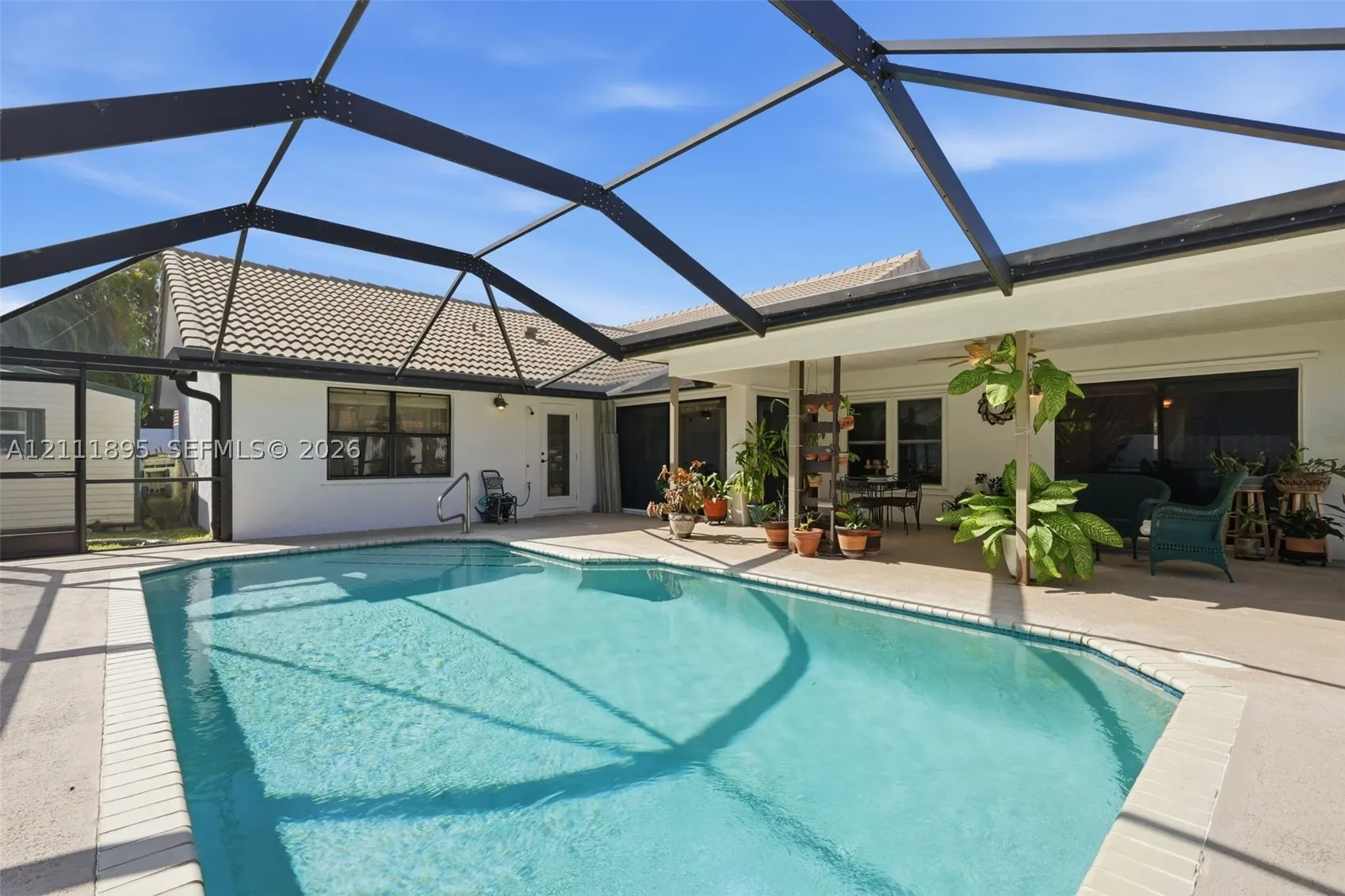 5792 Sun Pointe Cir