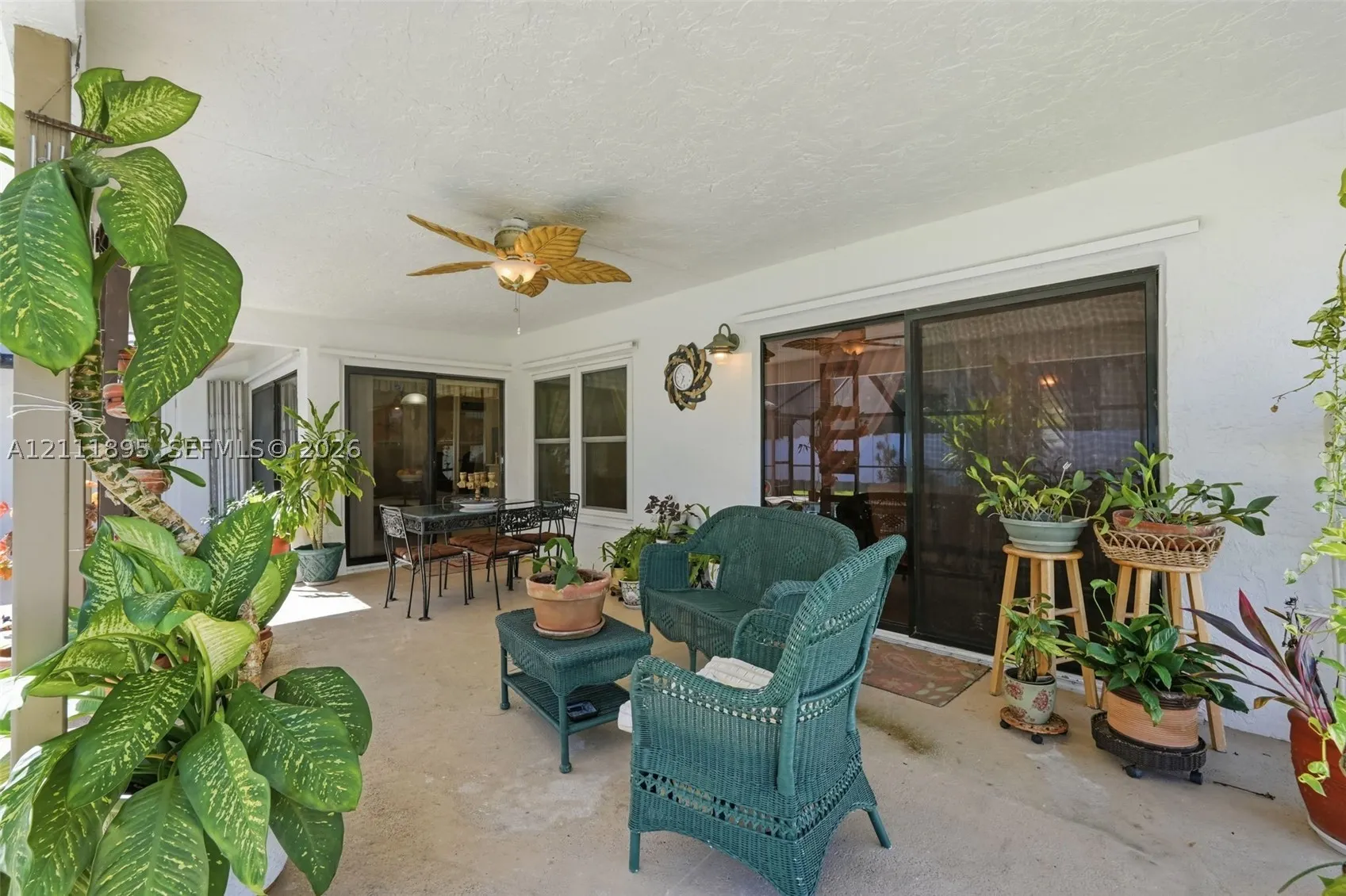 5792 Sun Pointe Cir