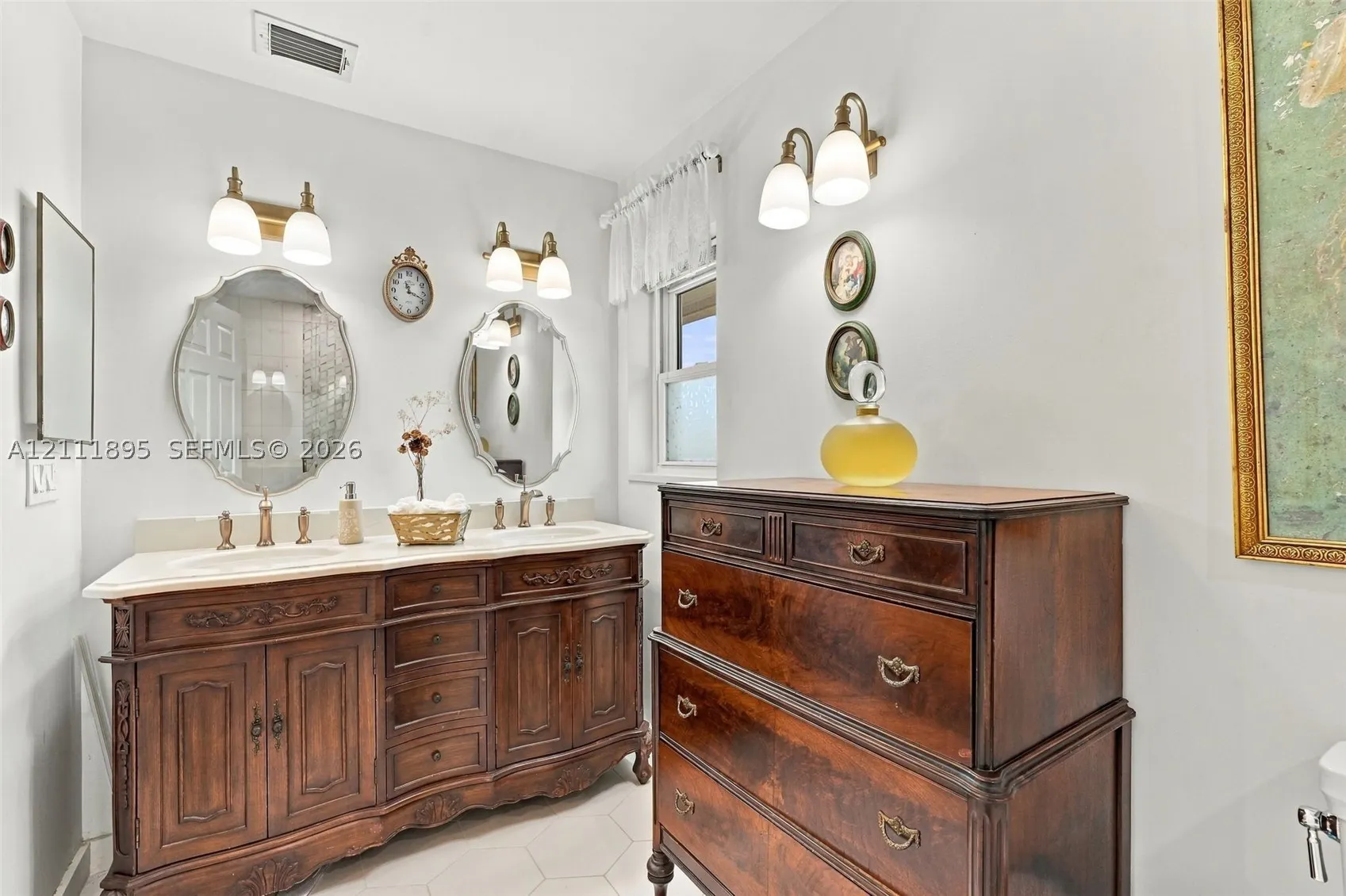 5792 Sun Pointe Cir