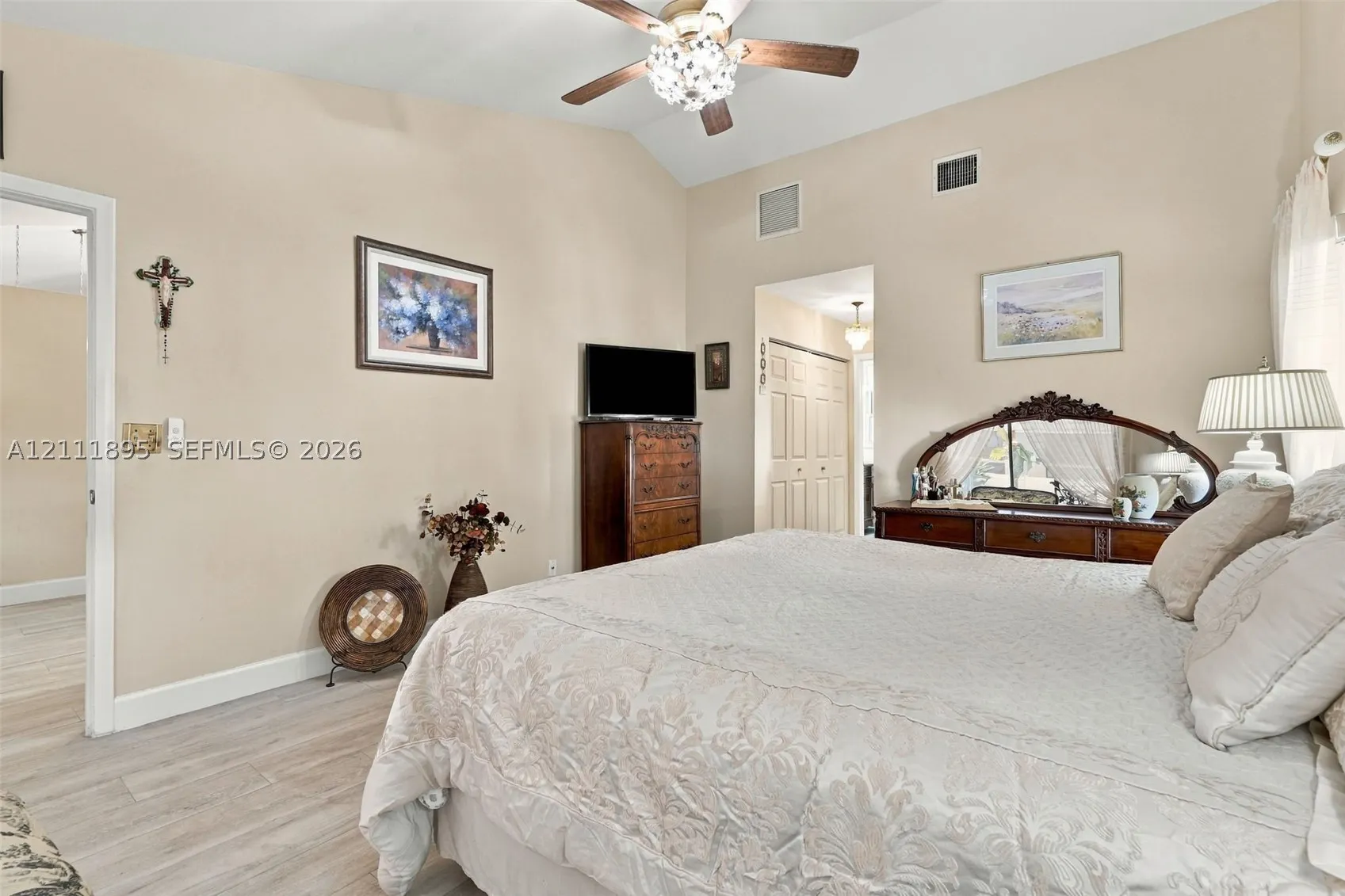 5792 Sun Pointe Cir