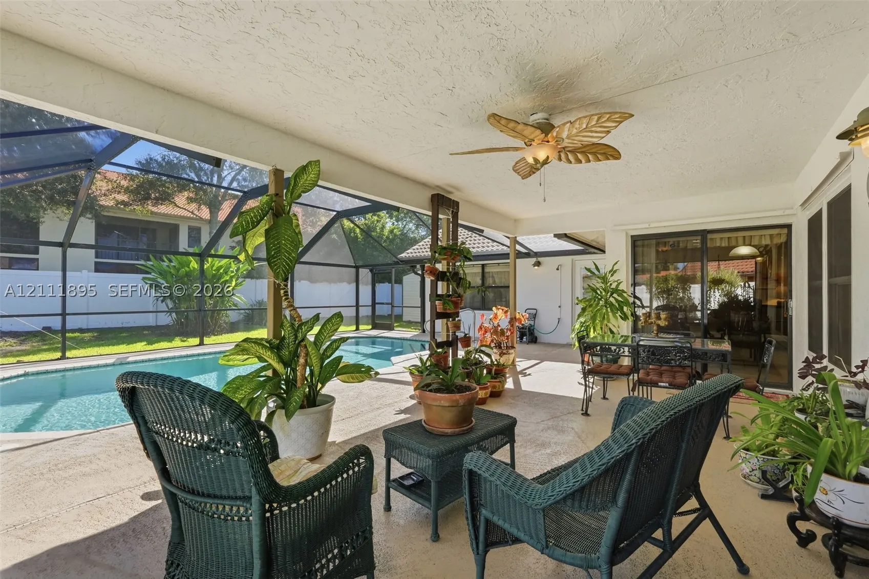 5792 Sun Pointe Cir