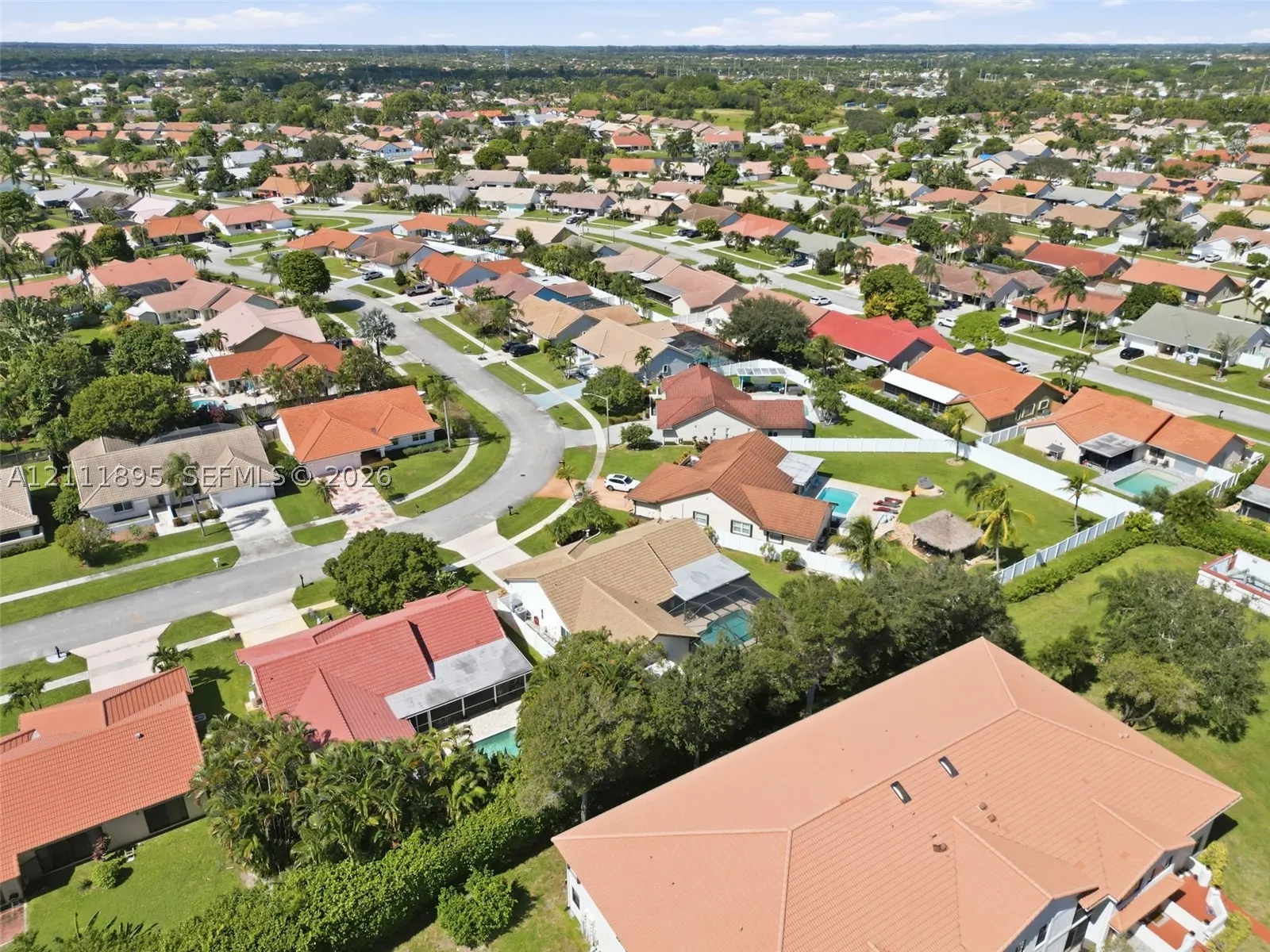 5792 Sun Pointe Cir