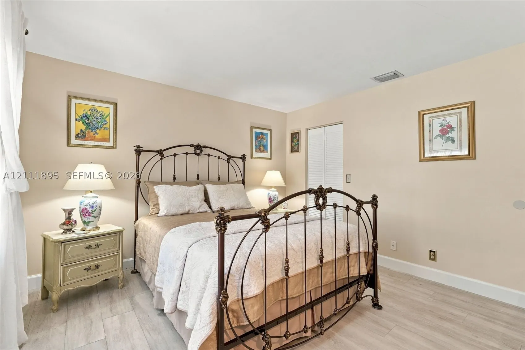 5792 Sun Pointe Cir