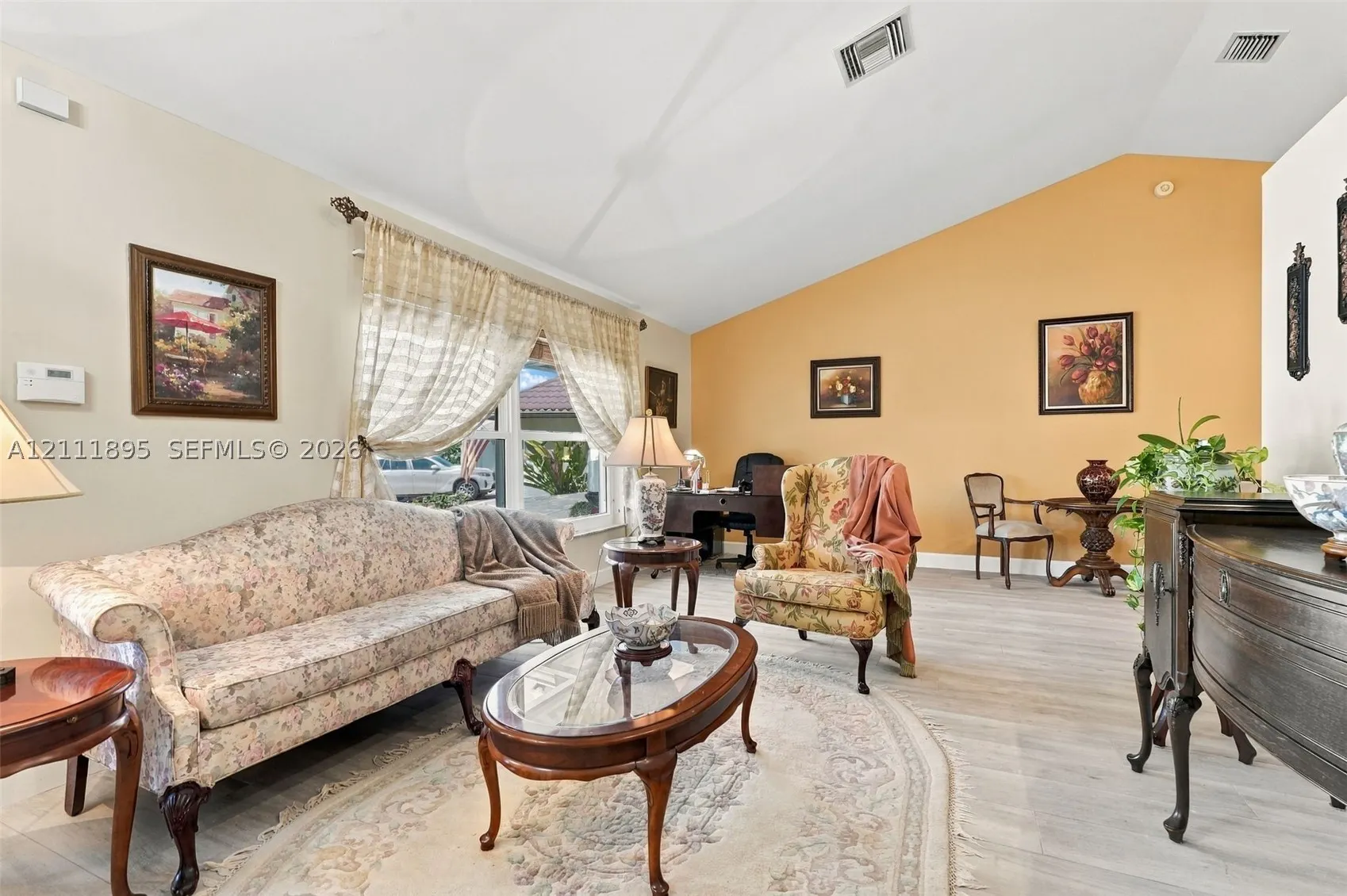5792 Sun Pointe Cir