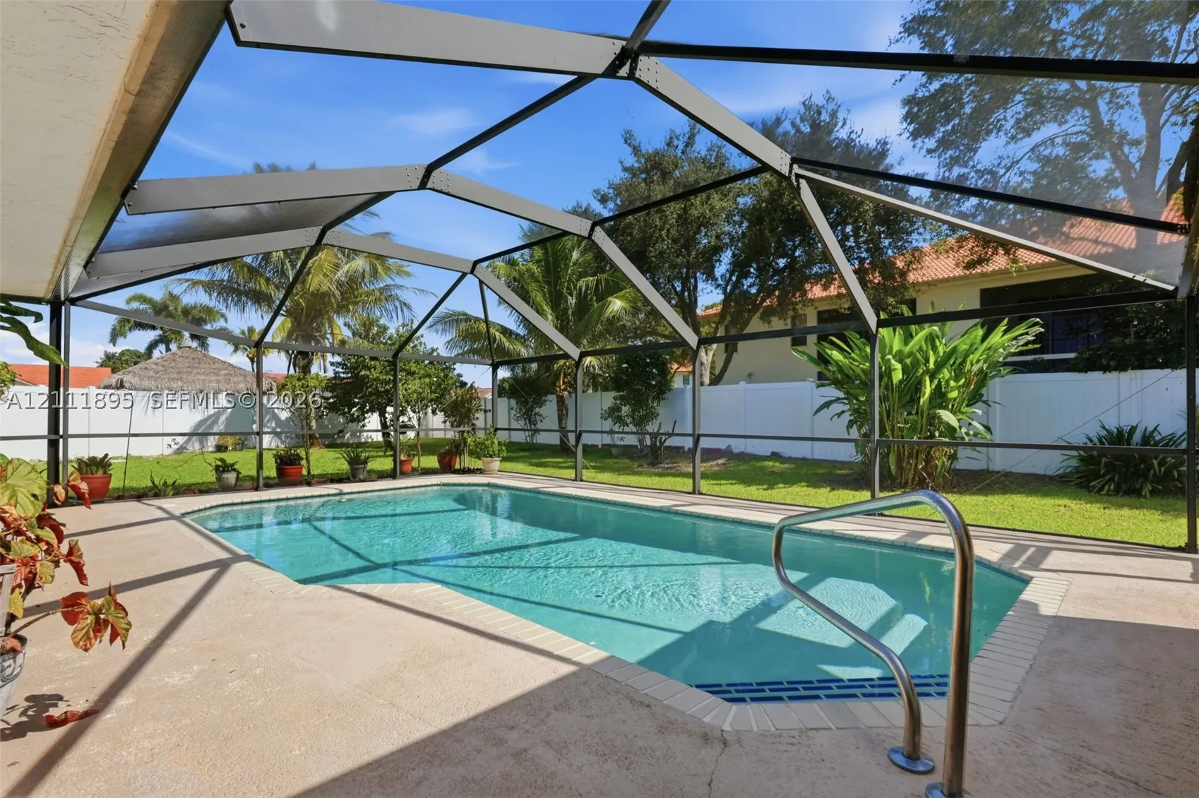 5792 Sun Pointe Cir