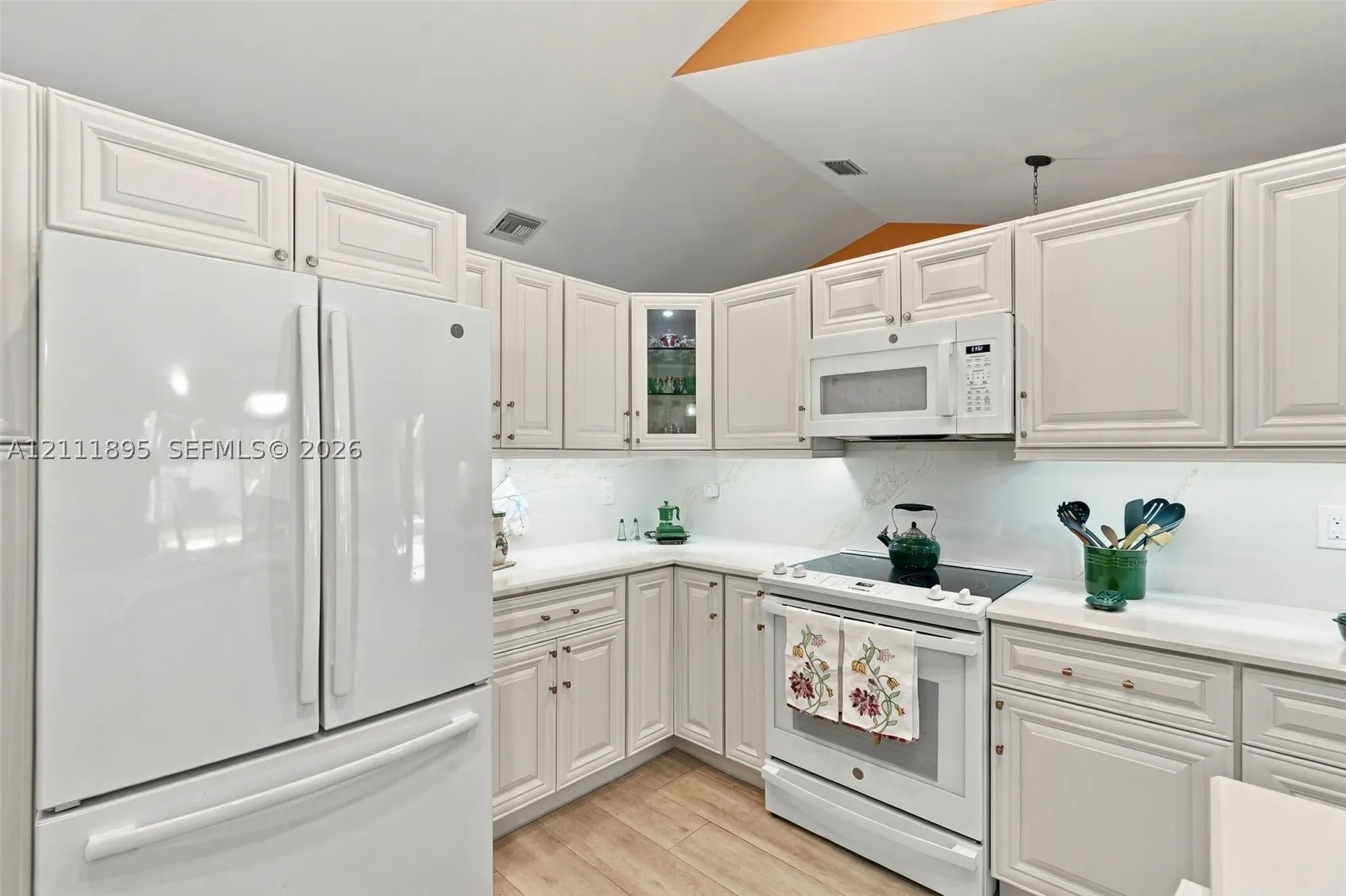 5792 Sun Pointe Cir
