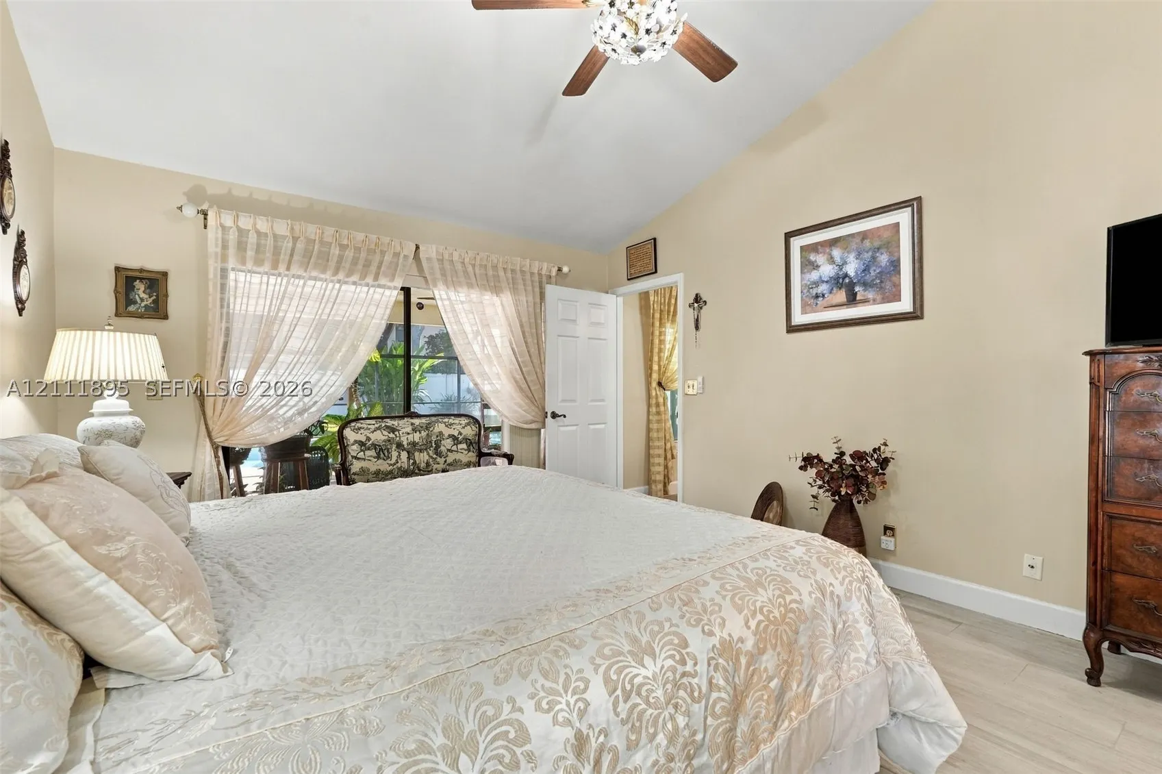 5792 Sun Pointe Cir
