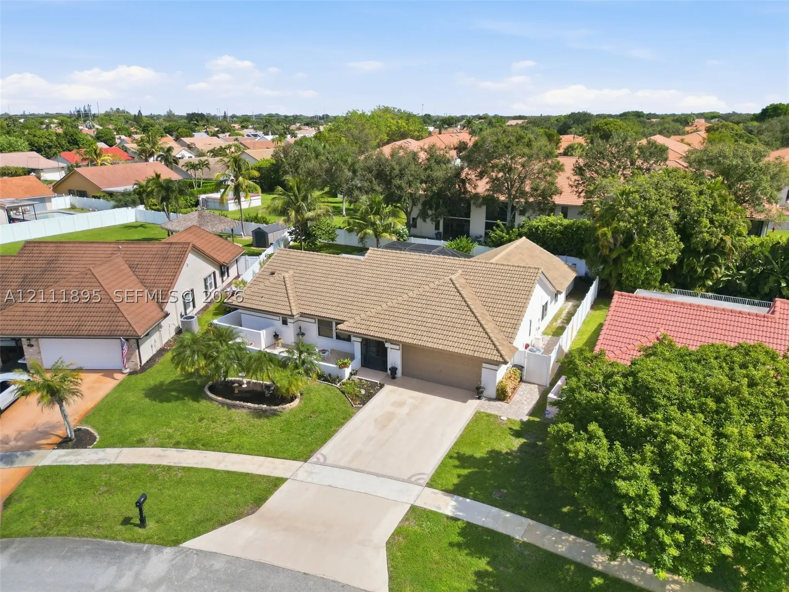 5792 Sun Pointe Cir