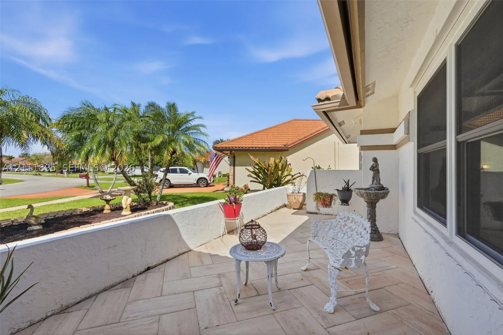 5792 Sun Pointe Cir