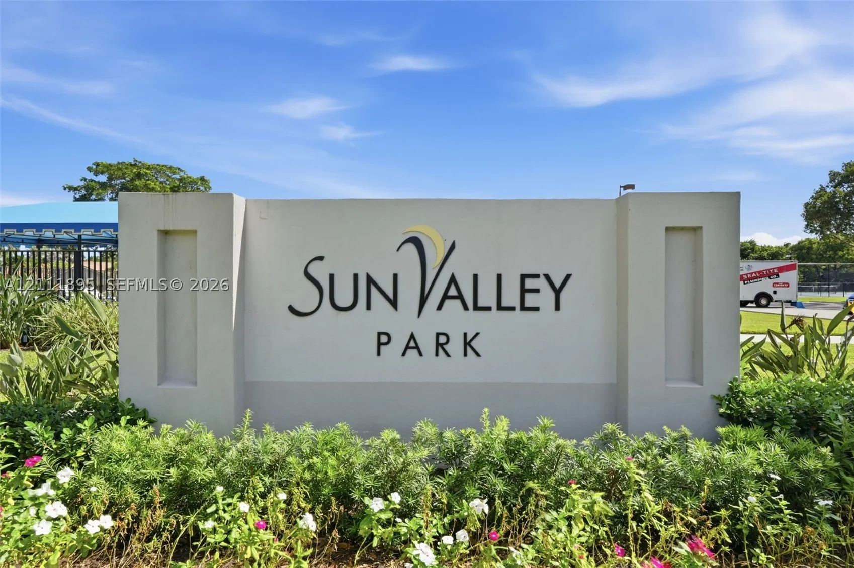 5792 Sun Pointe Cir