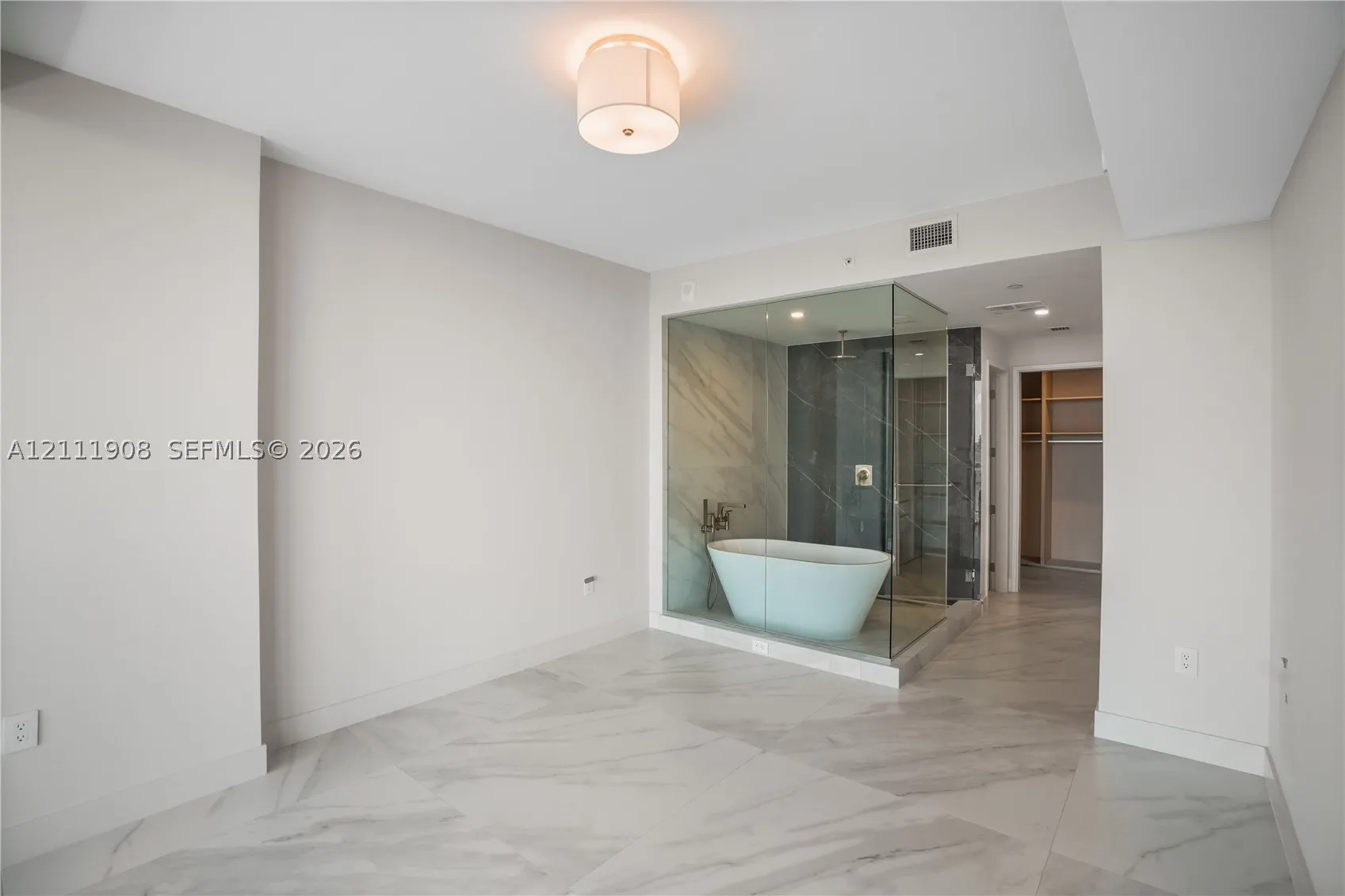 725 NE 24 ST #1604