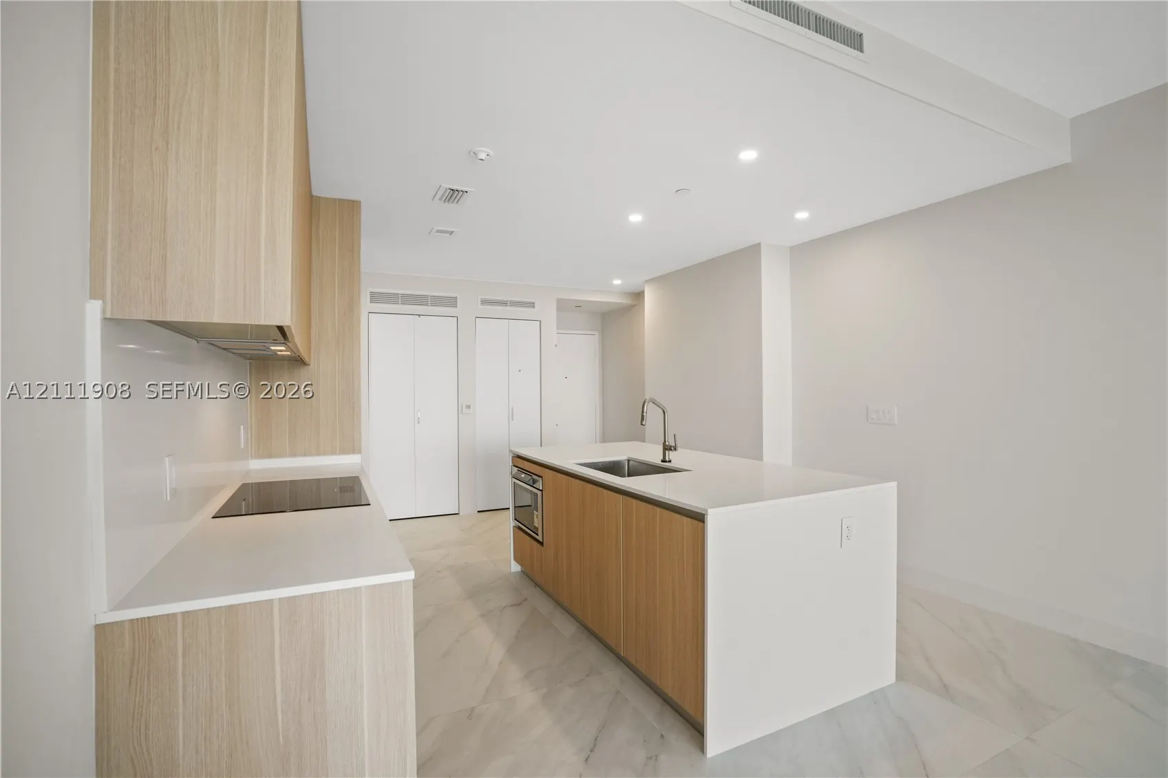 725 NE 24 ST #1604