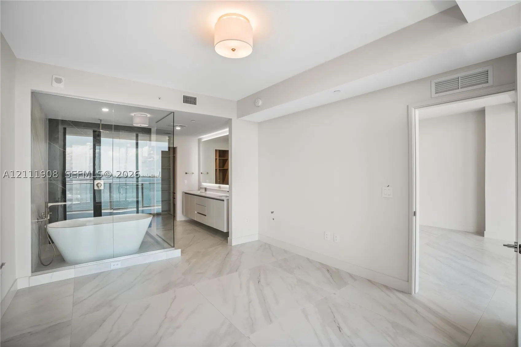 725 NE 24 ST #1604