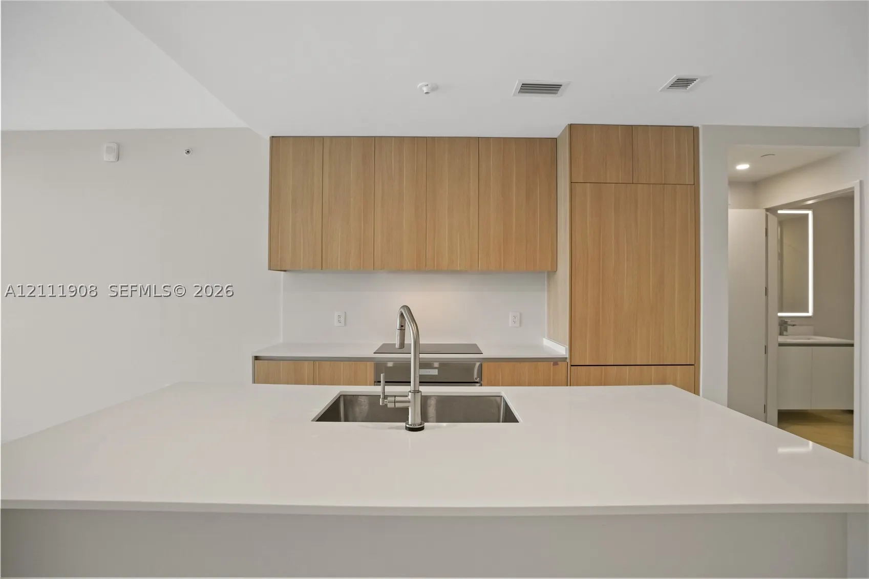 725 NE 24 ST #1604