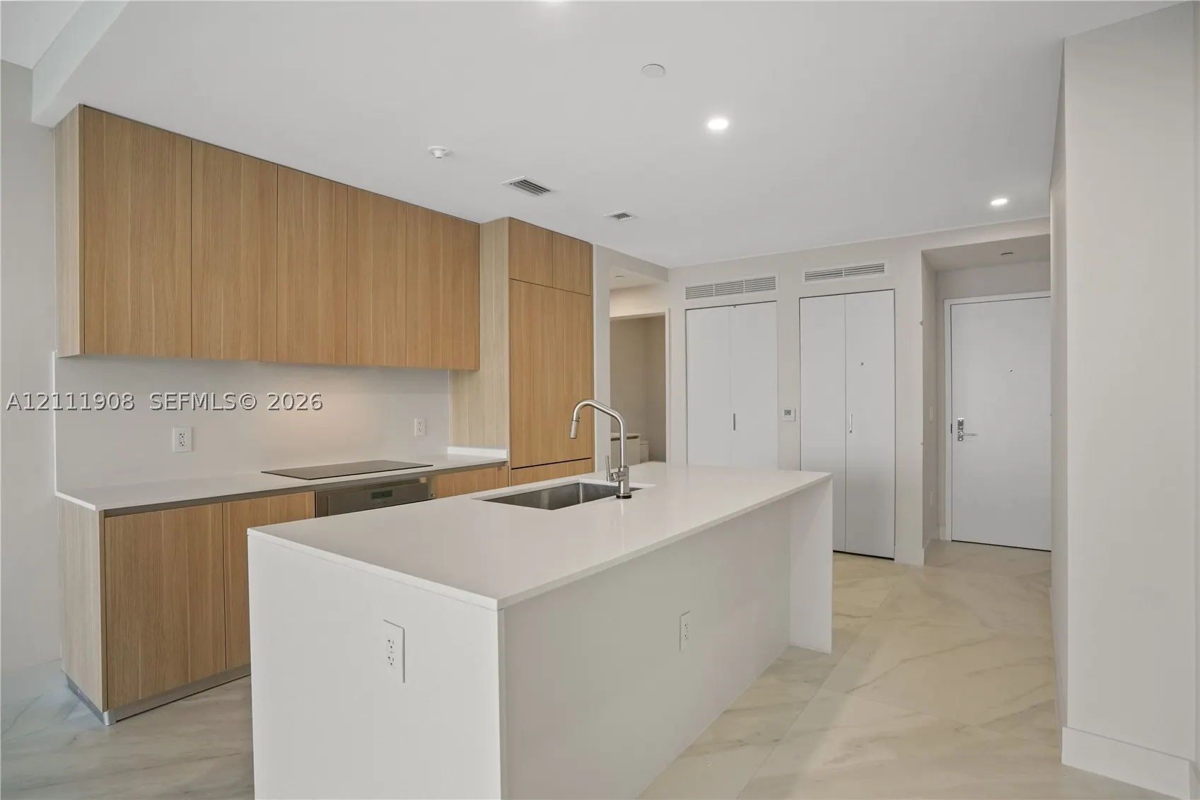 725 NE 24 ST #1604