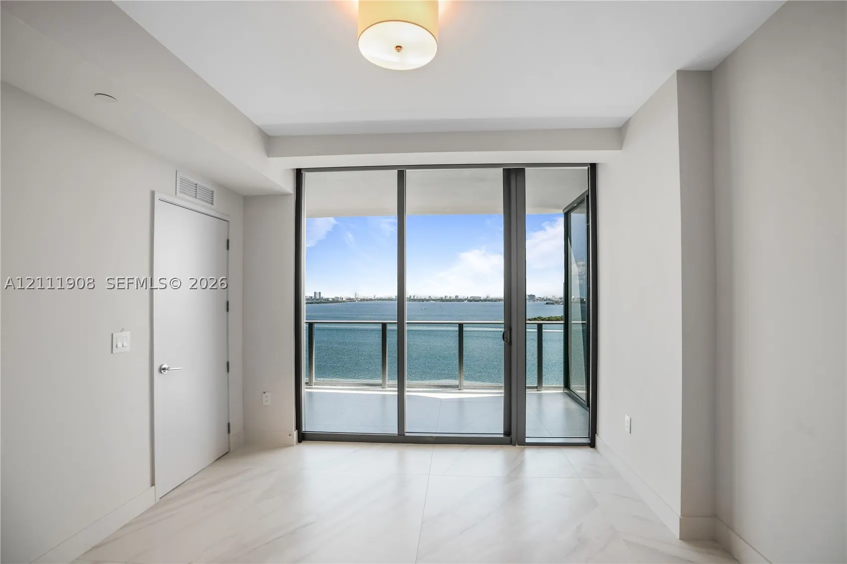 725 NE 24 ST #1604