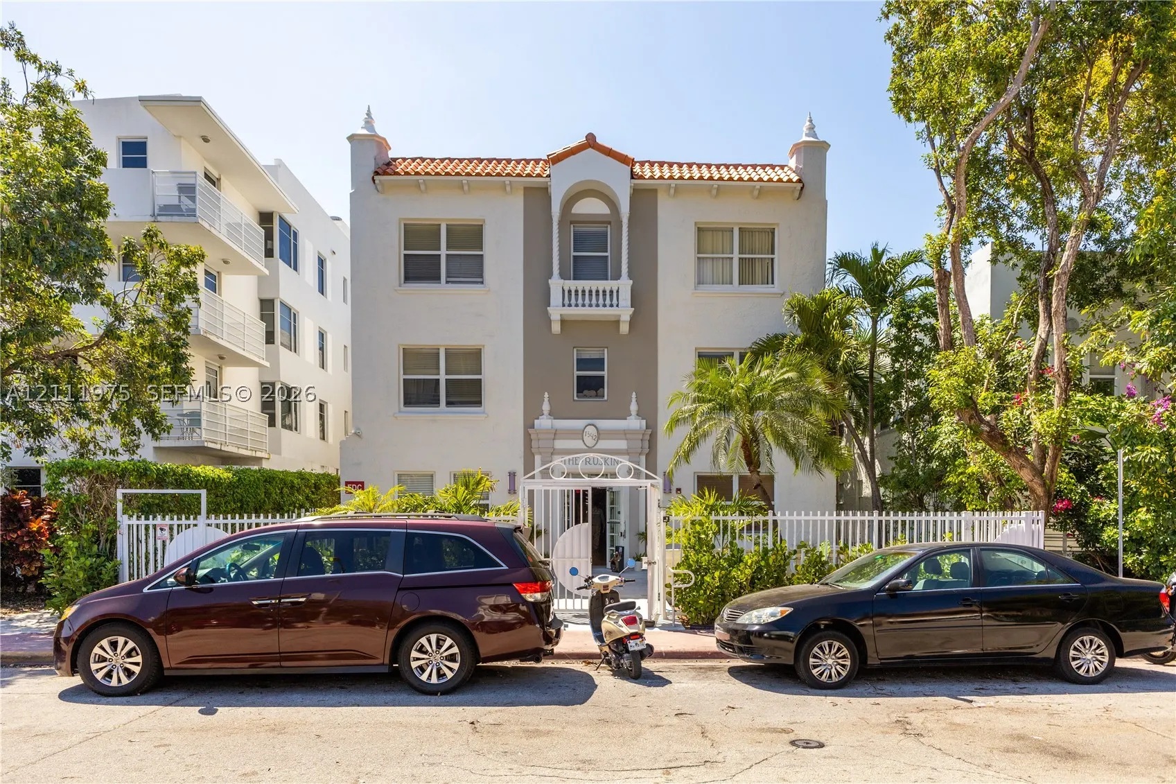 1542 Drexel Ave #206