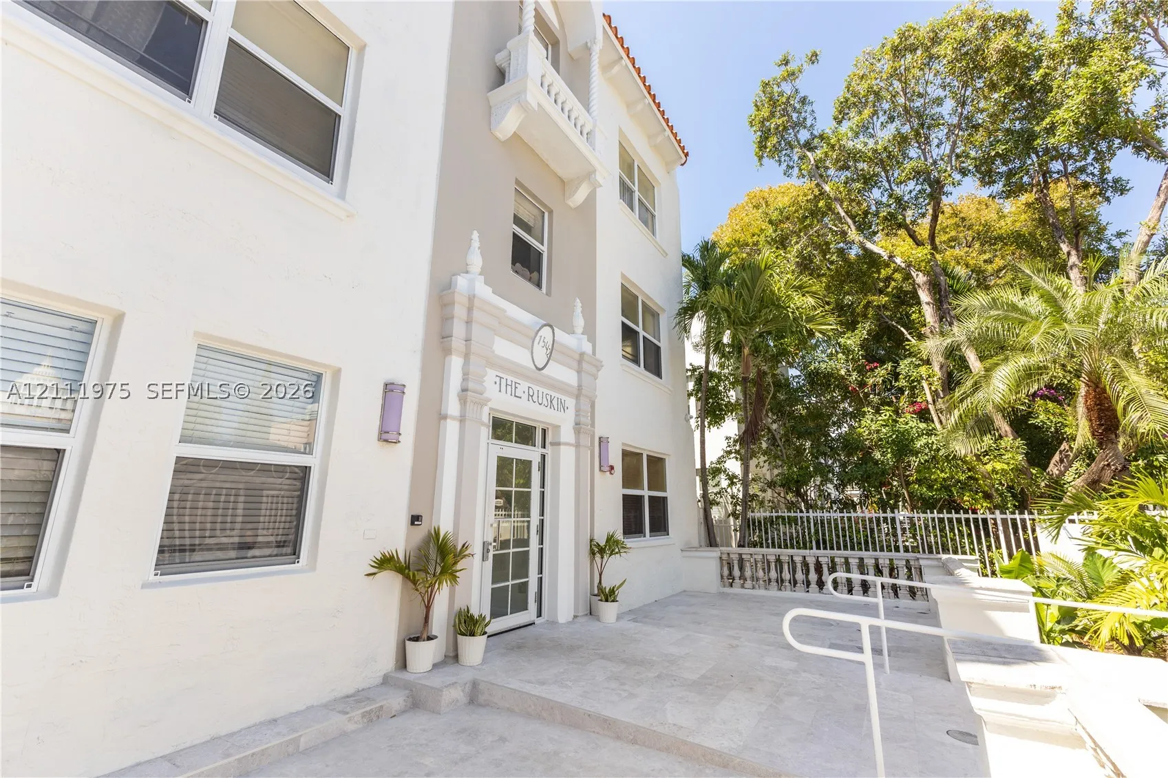 1542 Drexel Ave #206