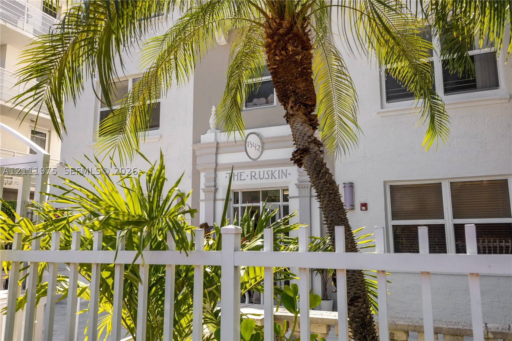 1542 Drexel Ave #206