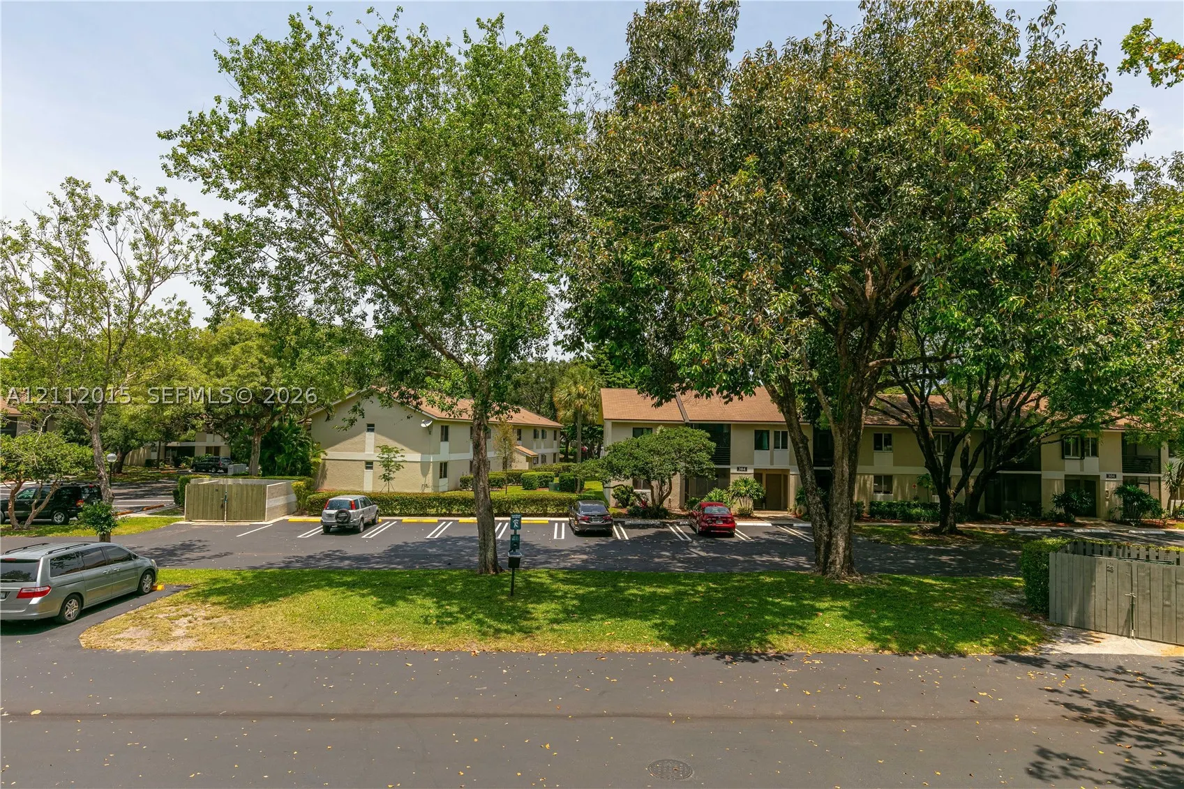 717 Gardens Dr #201