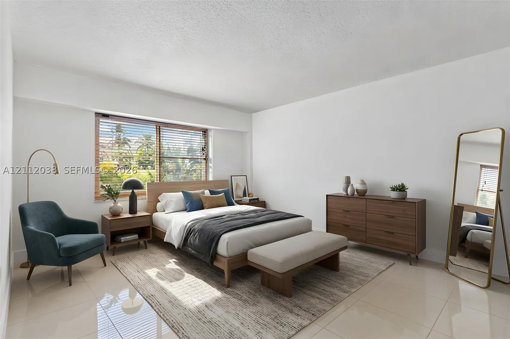 1000 Michigan Ave #207