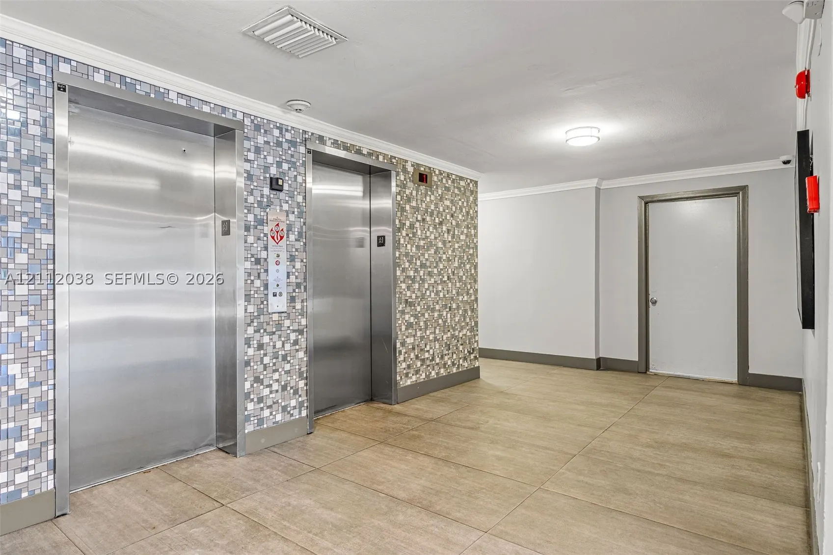 1000 Michigan Ave #207