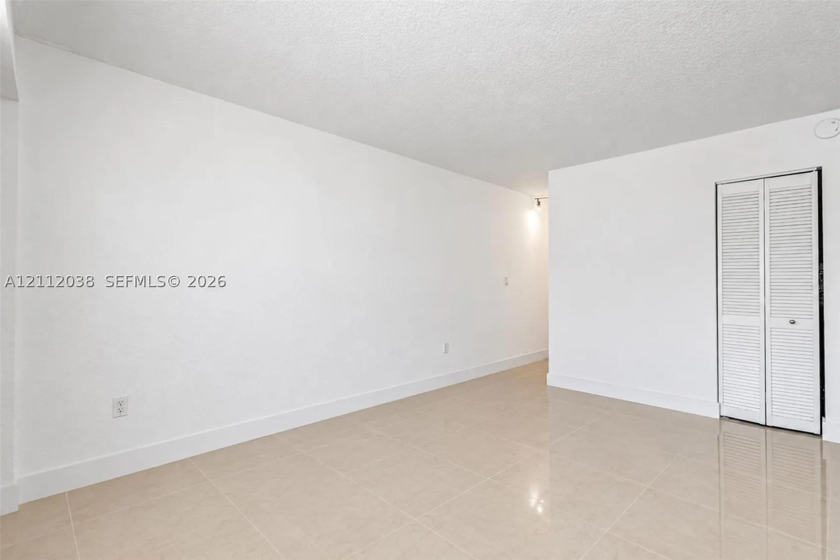 1000 Michigan Ave #207