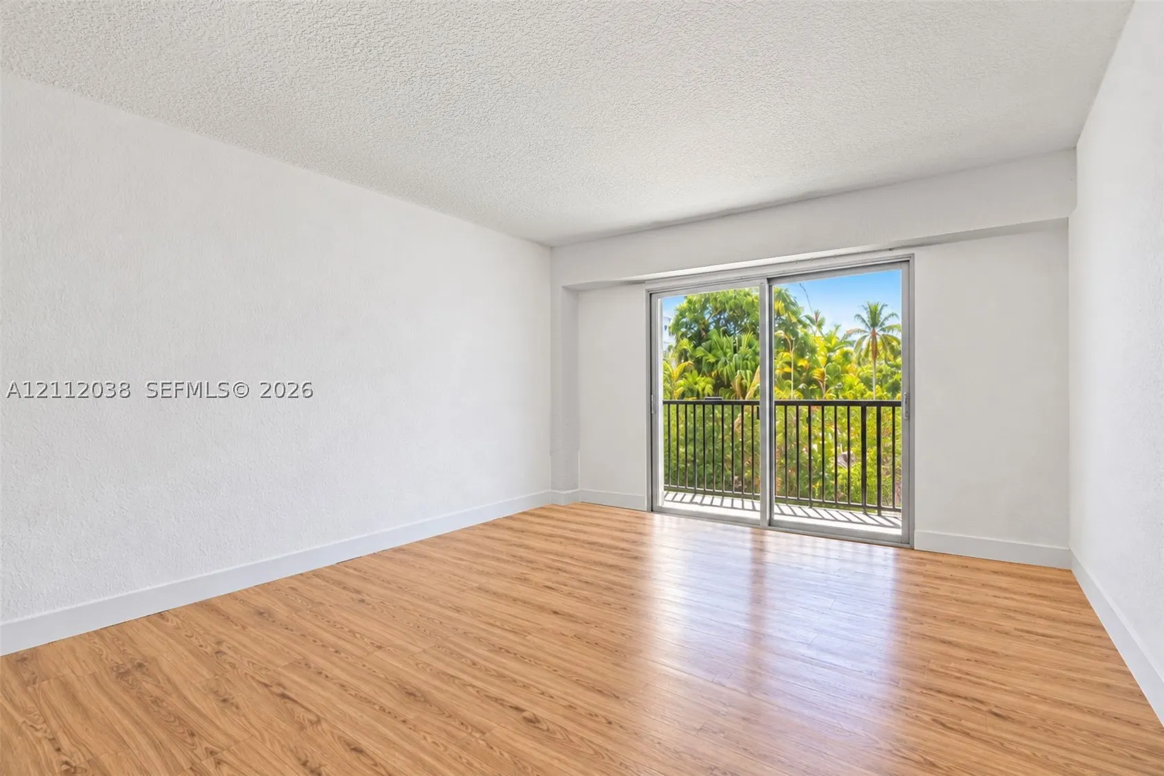 1000 Michigan Ave #207