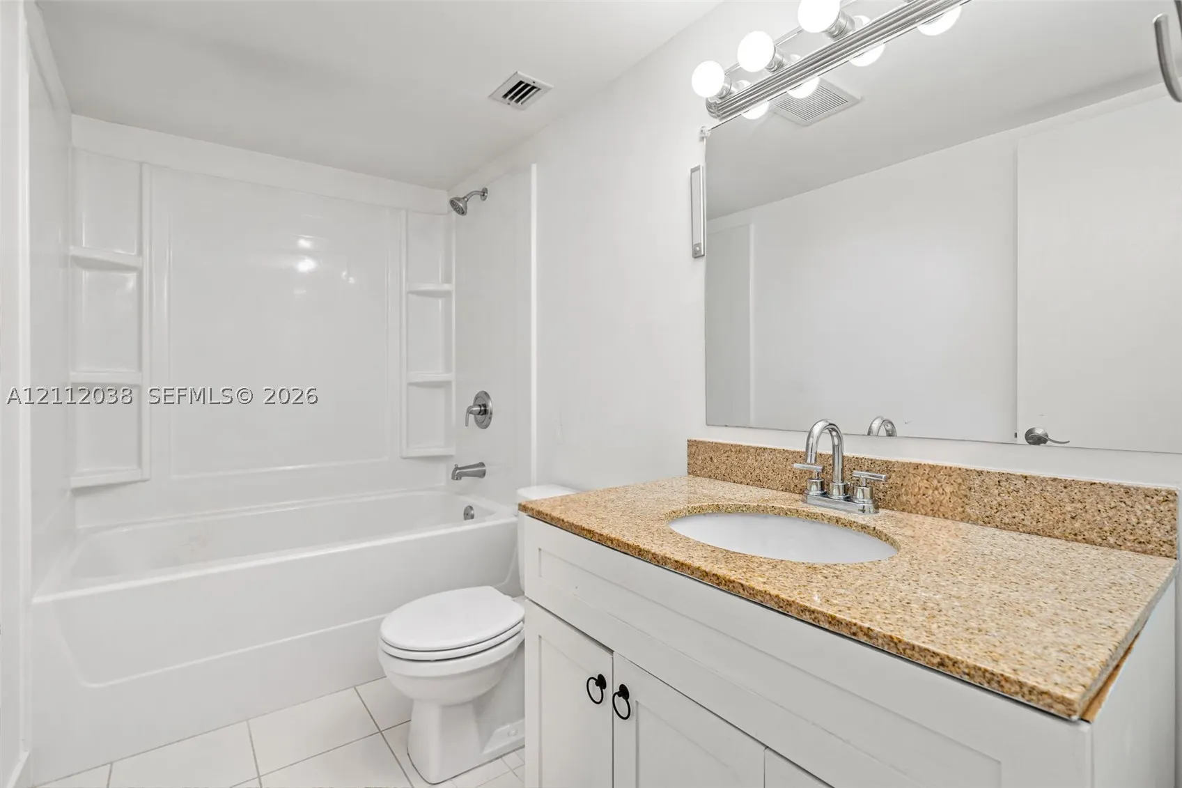 1000 Michigan Ave #207