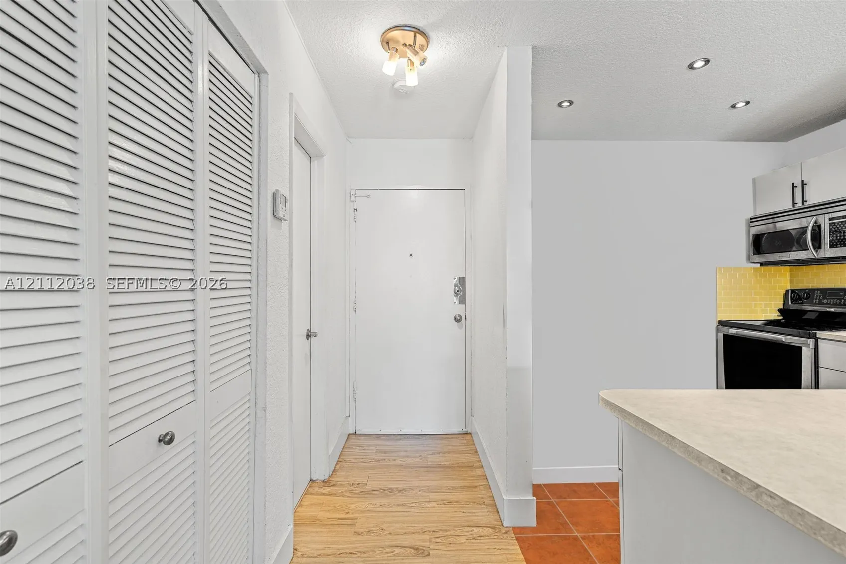 1000 Michigan Ave #207