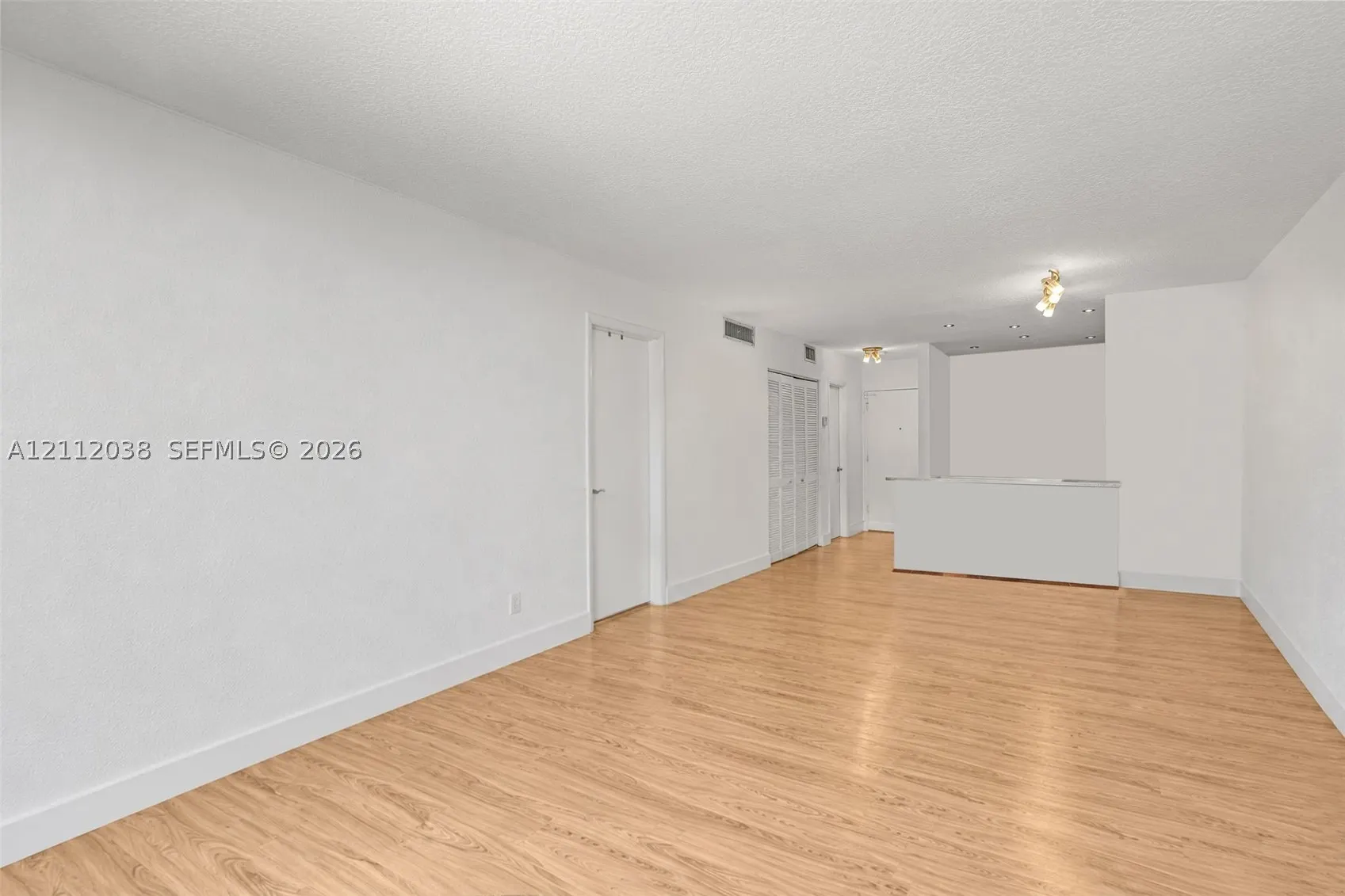 1000 Michigan Ave #207
