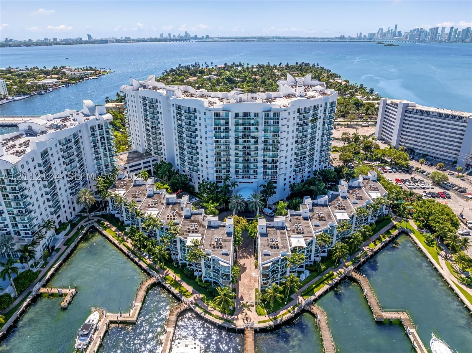 7900 Harbor Island Dr #1203