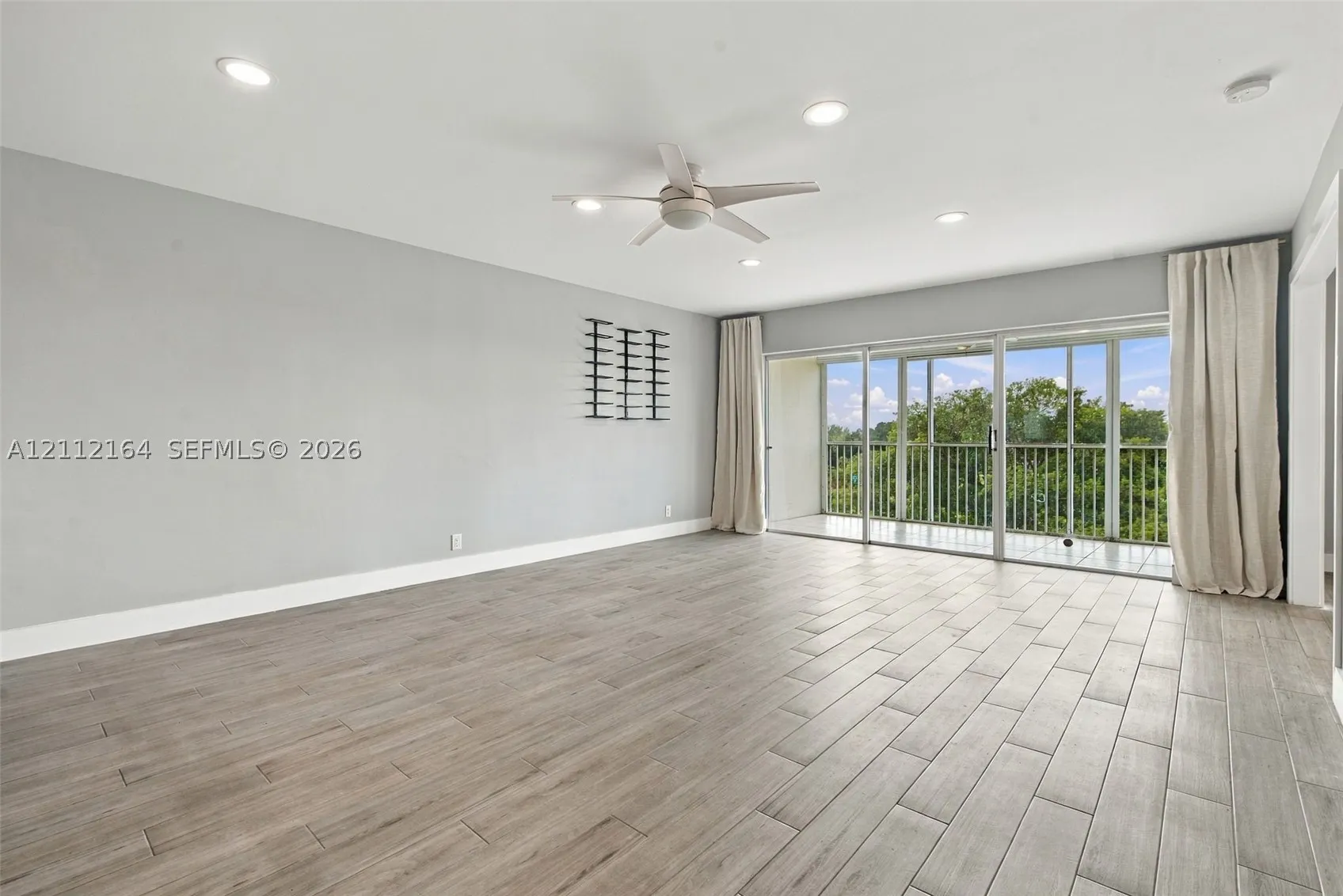3050 N Palm Aire Dr #601