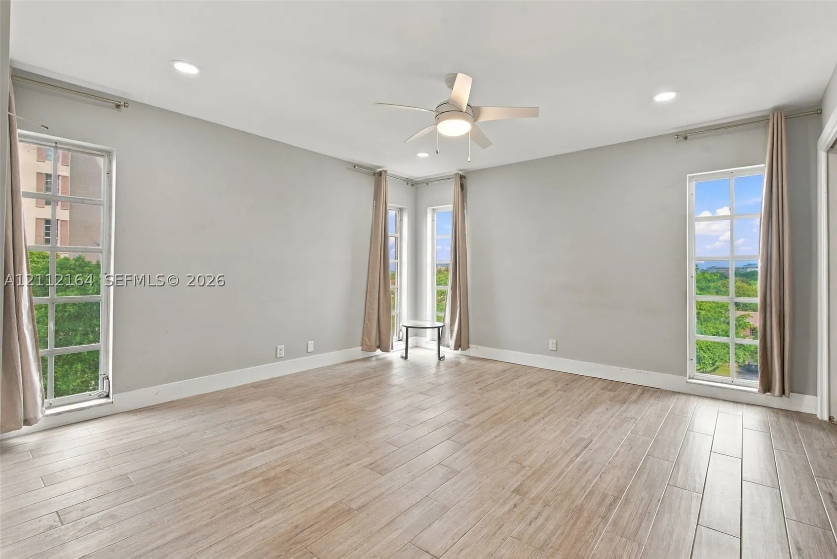 3050 N Palm Aire Dr #601