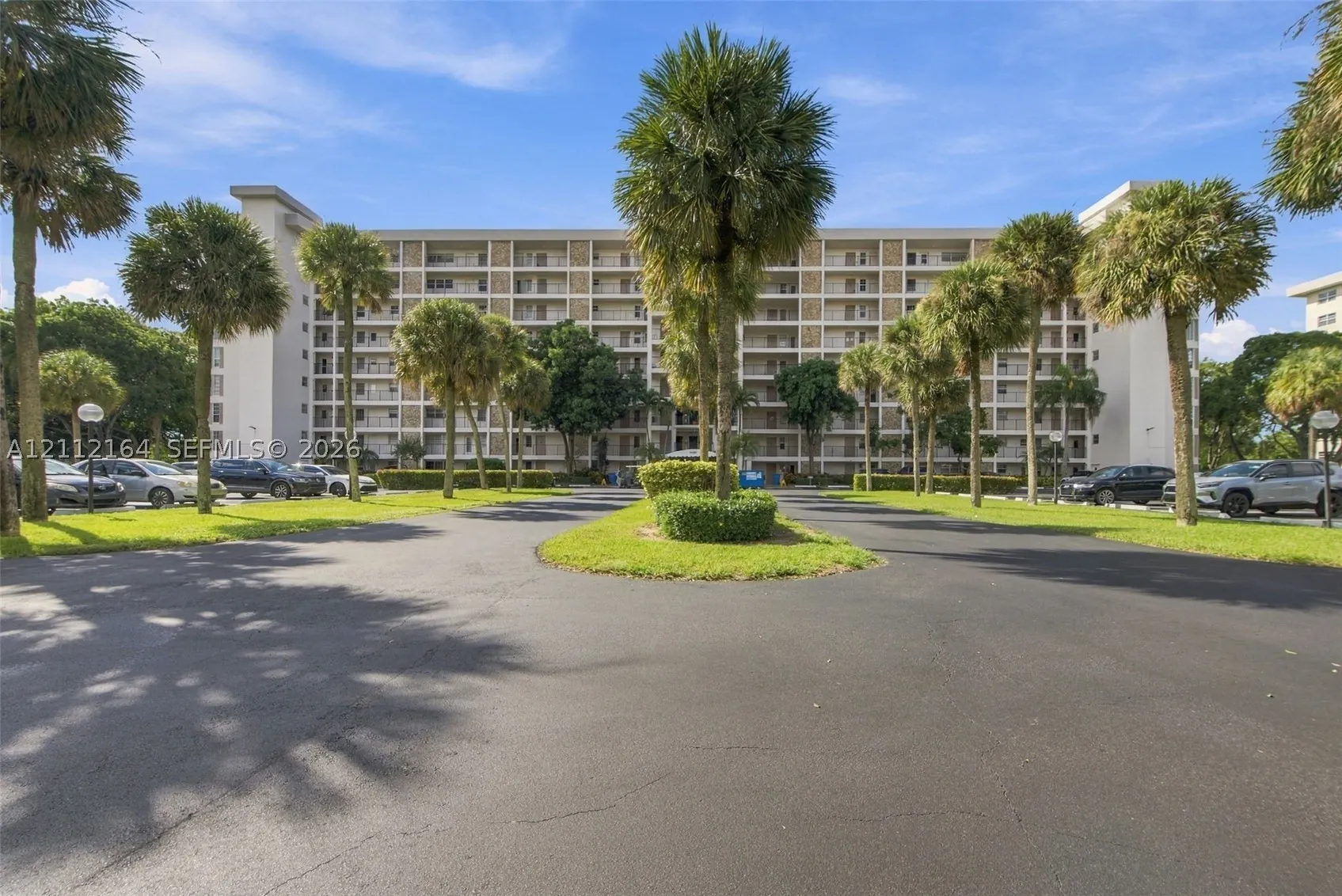 3050 N Palm Aire Dr #601