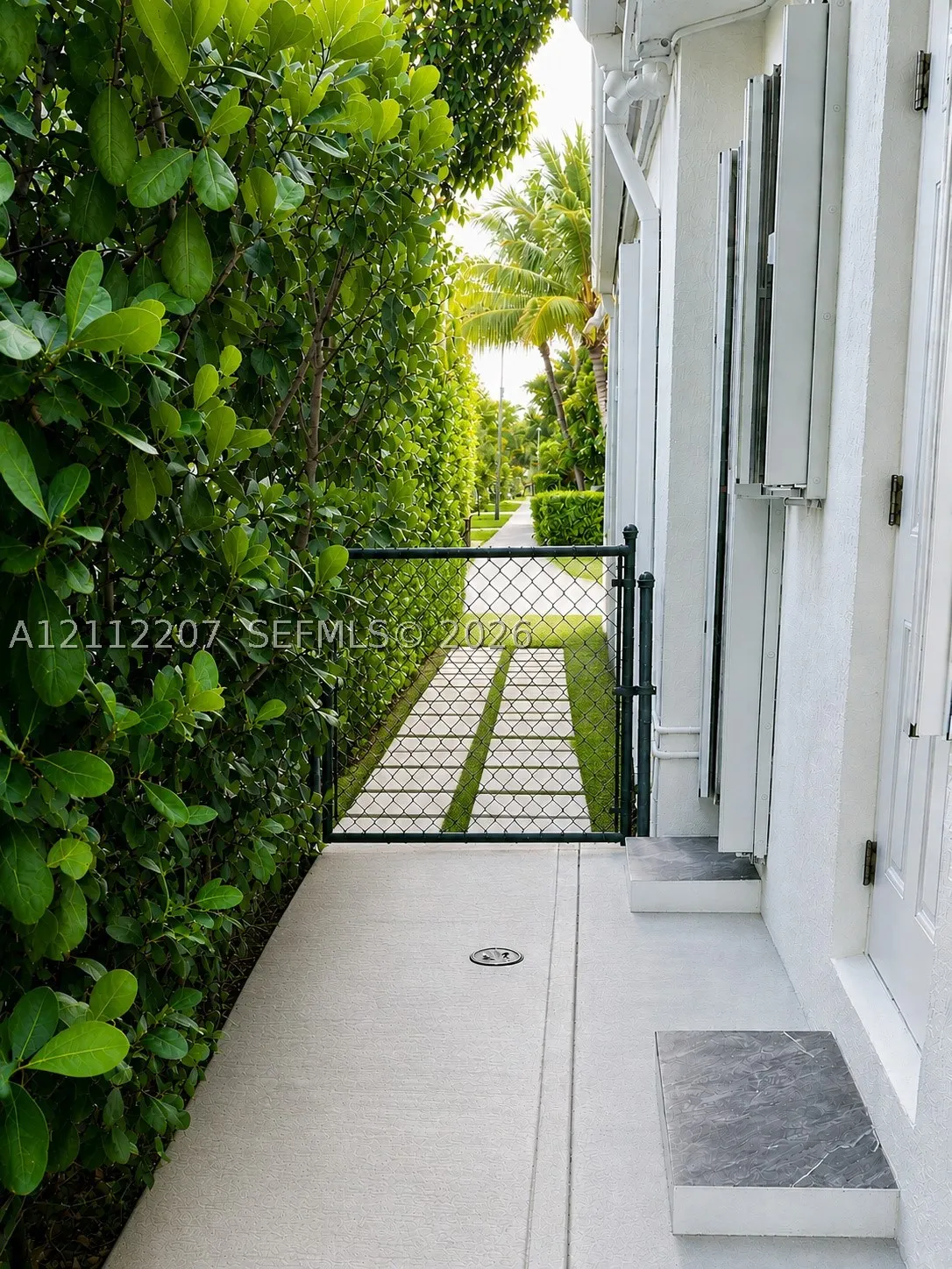 525 SW 67th Ave