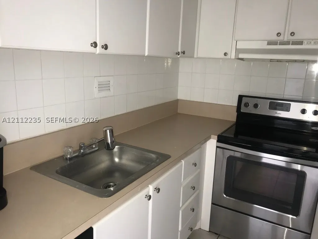 1000 West Ave #908