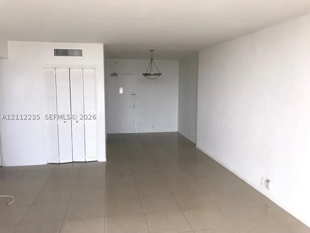 1000 West Ave #908