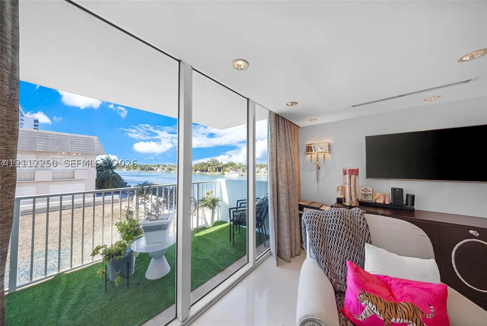 5838 Collins Ave #2F