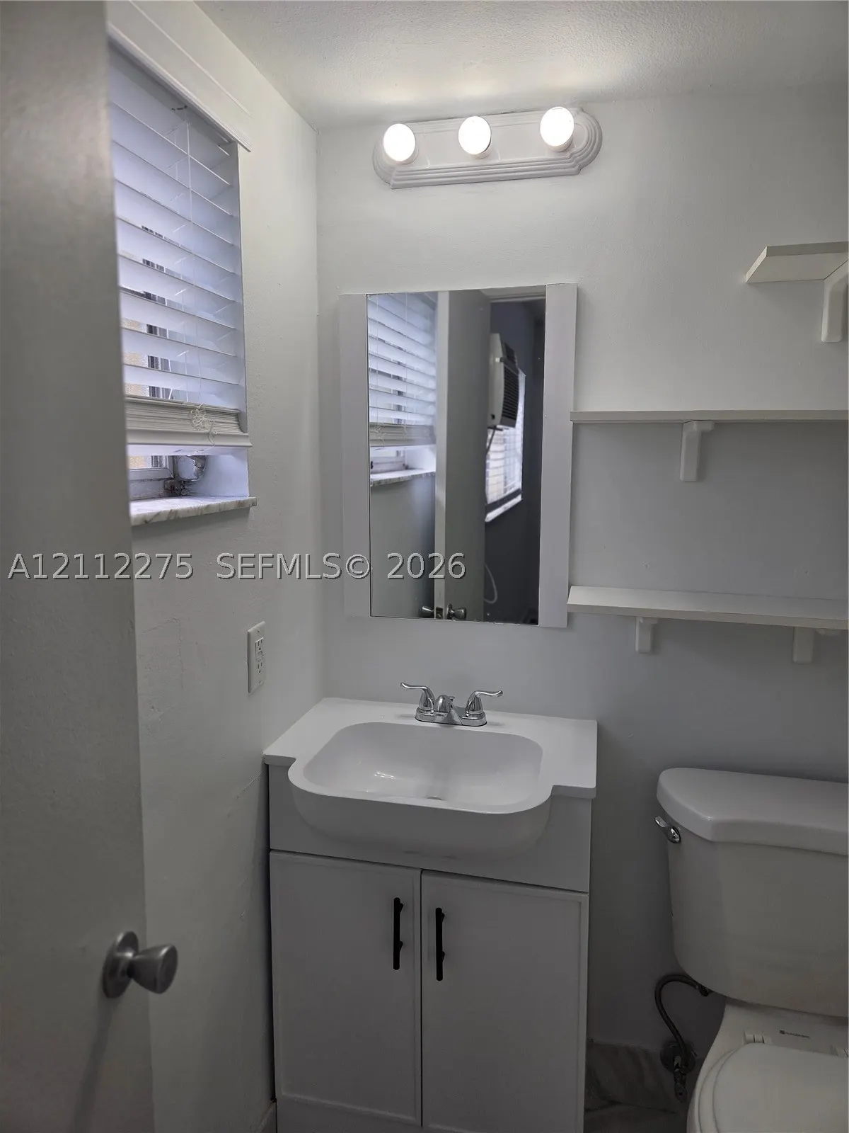 5156 NE 6th Ave #207