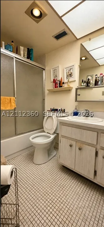 12500 NE 15th Ave #608