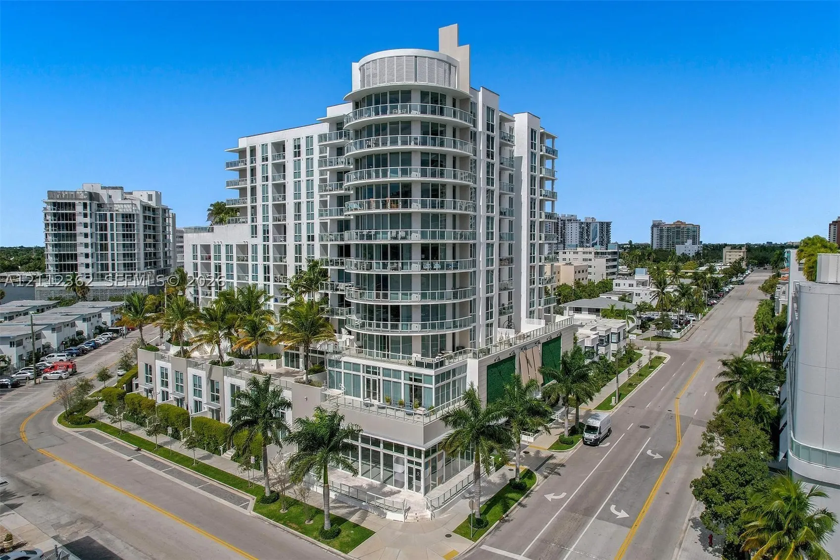 401 N Birch Rd #513
