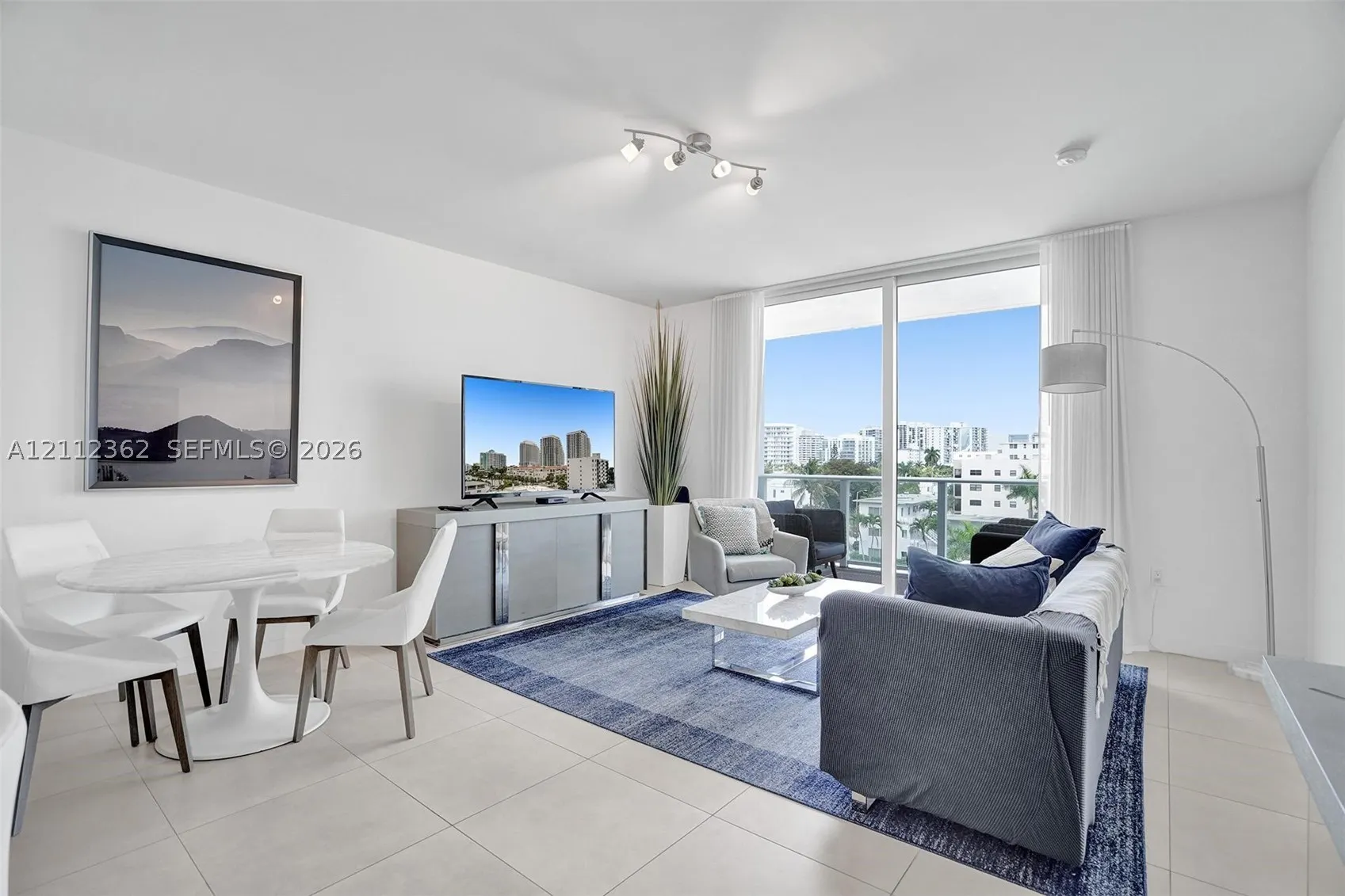 401 N Birch Rd #513