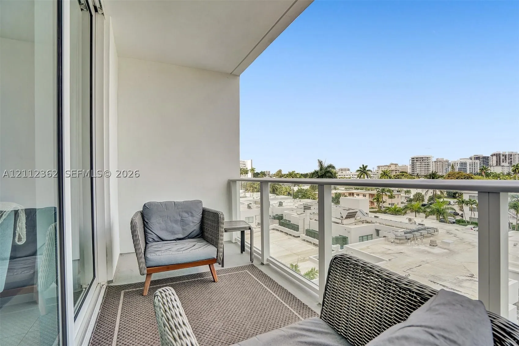 401 N Birch Rd #513