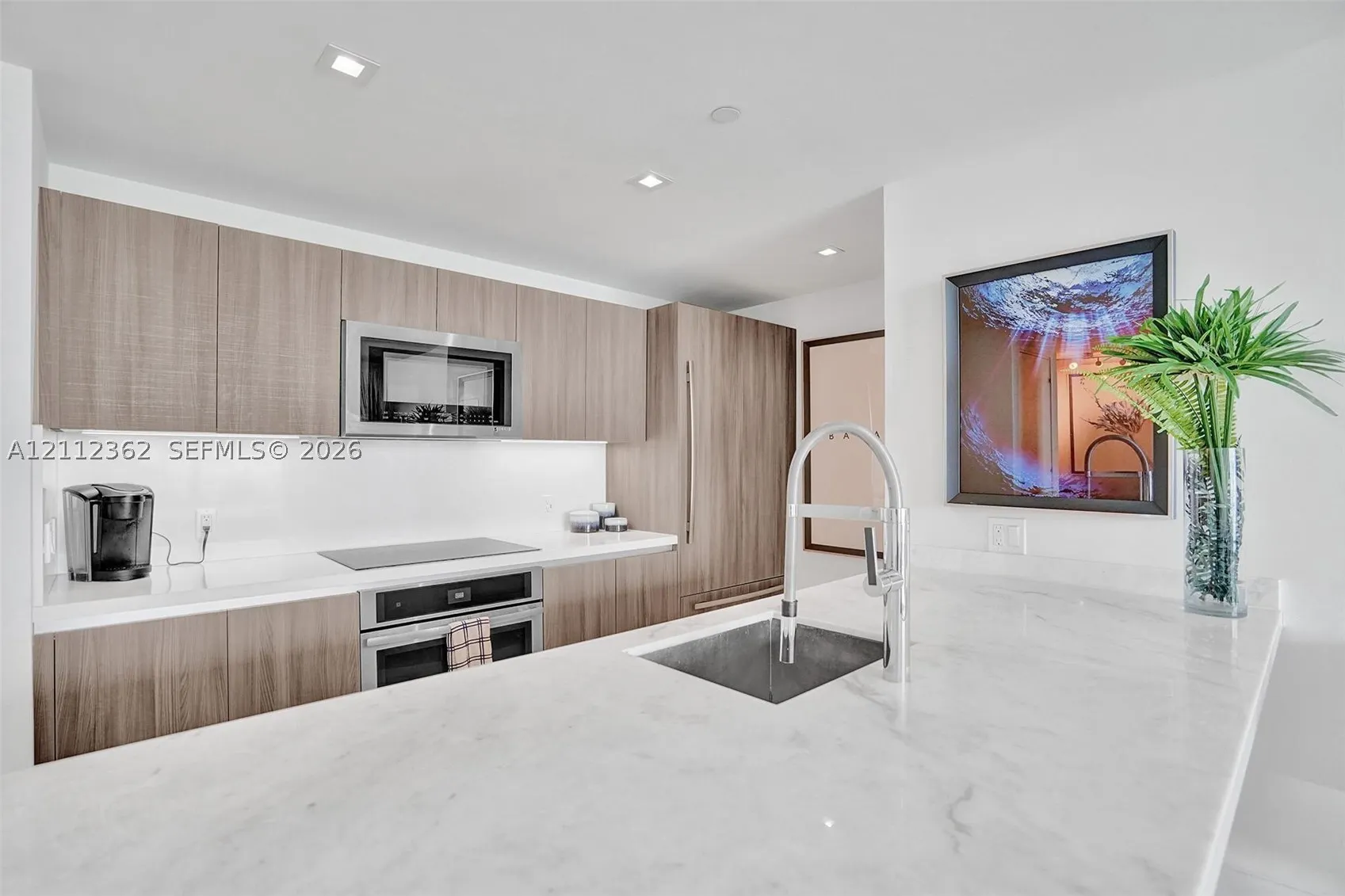 401 N Birch Rd #513
