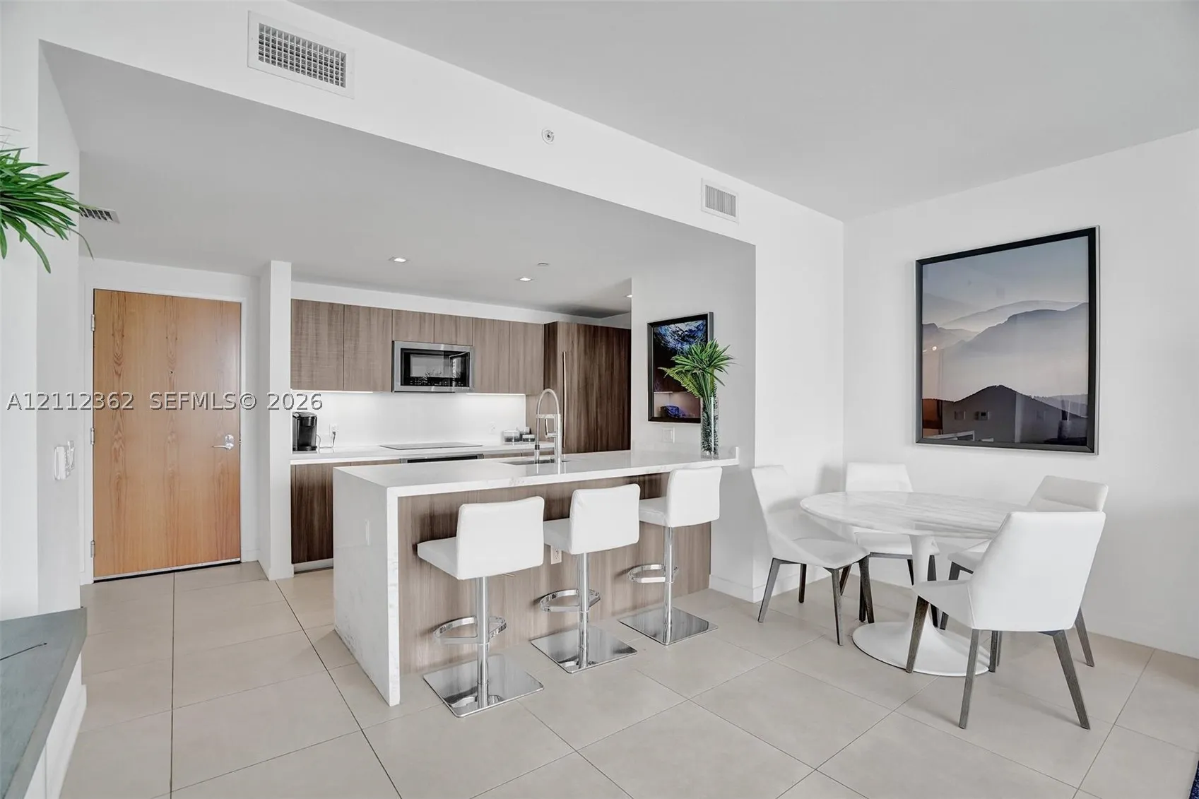 401 N Birch Rd #513