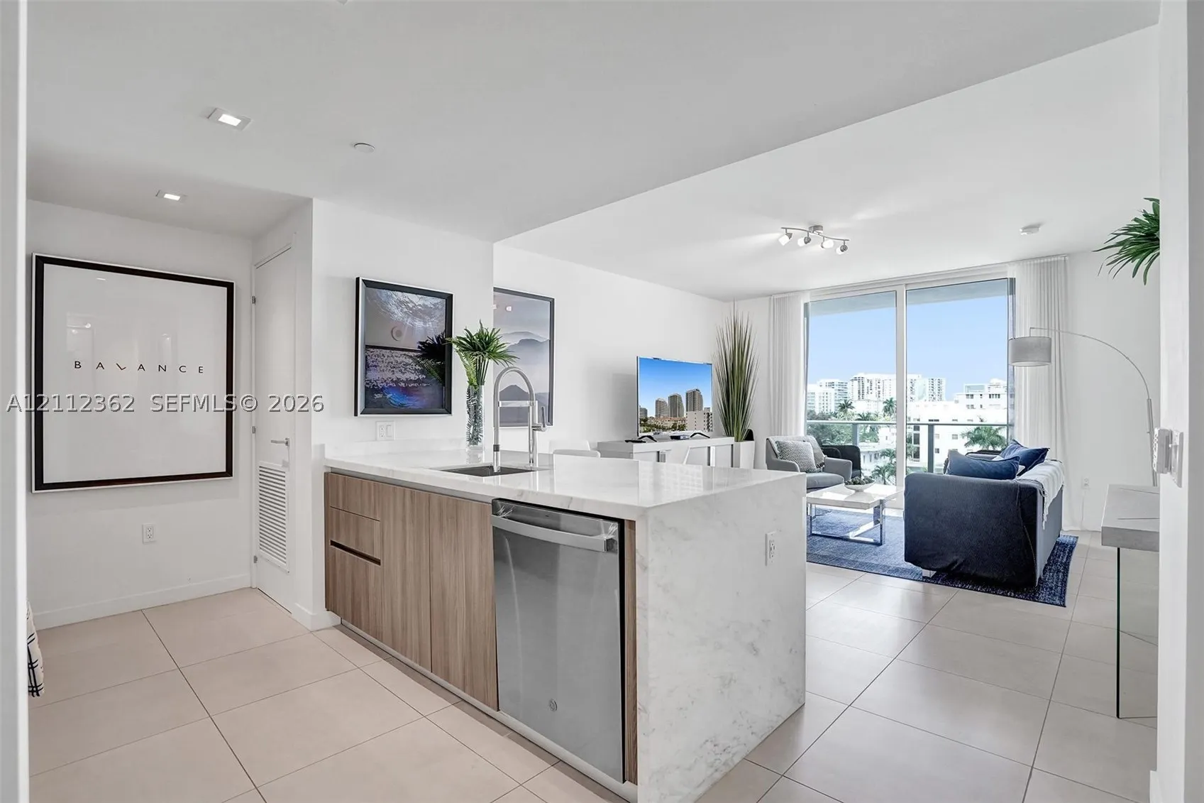 401 N Birch Rd #513