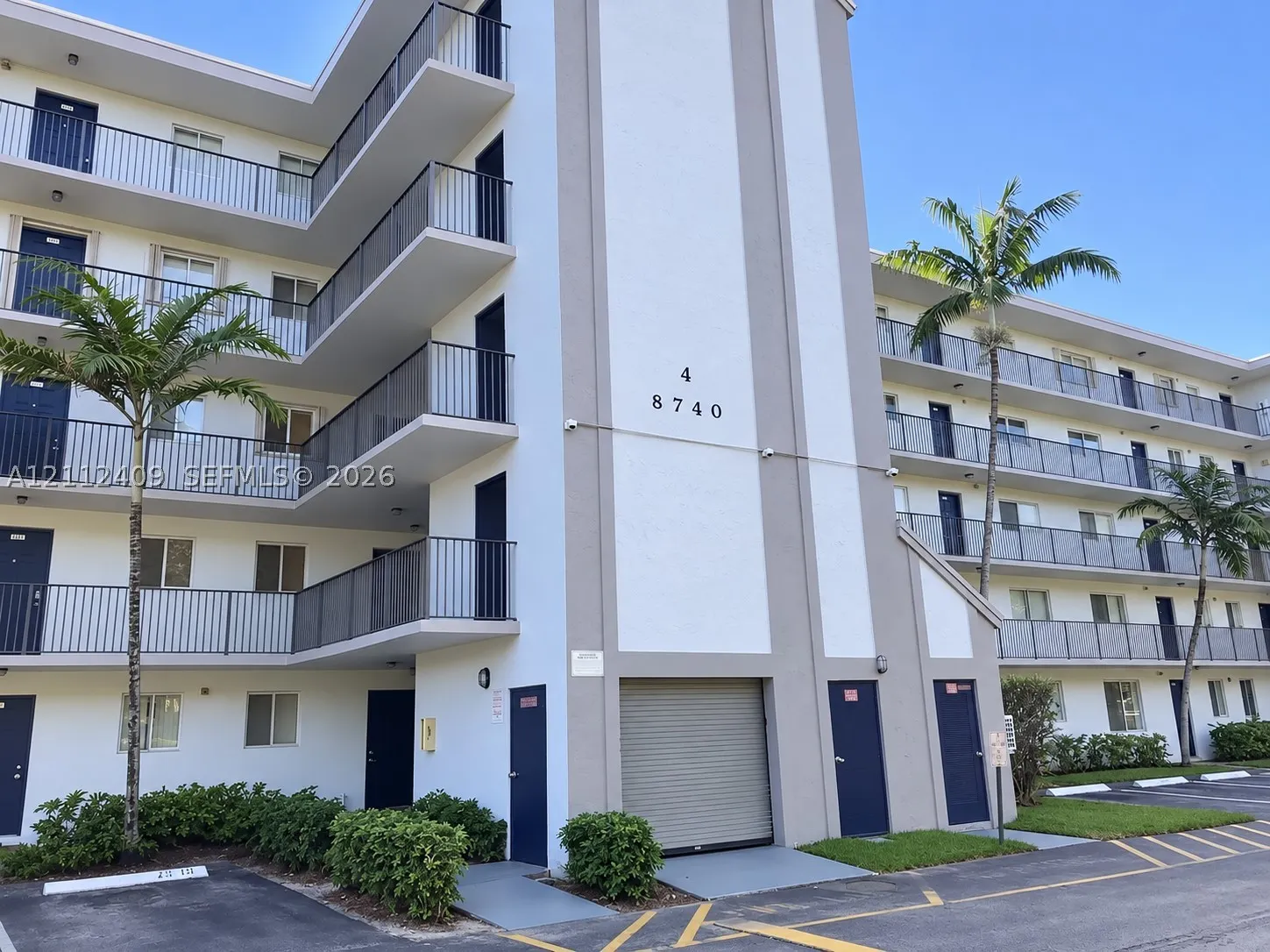 8740 N Sherman Cir #406